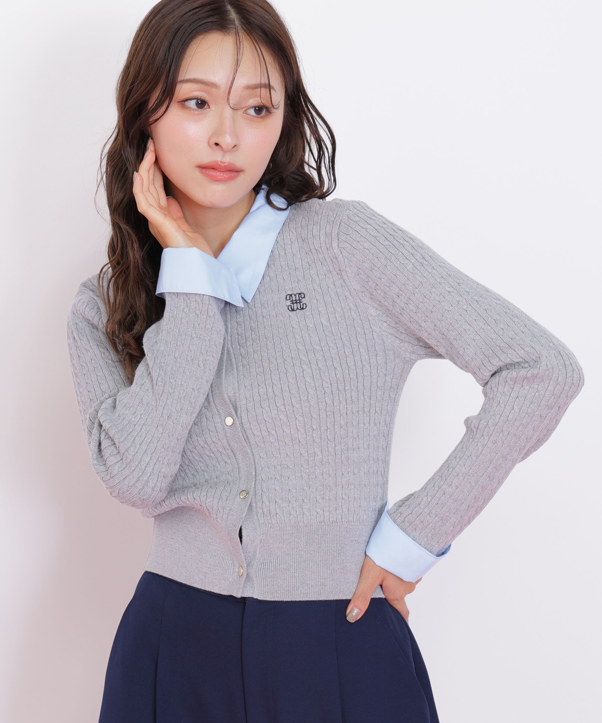 【ジル　バイ　ジル　スチュアート/JILL by JILL STUART】 衿付きミニケーブルカーディガン