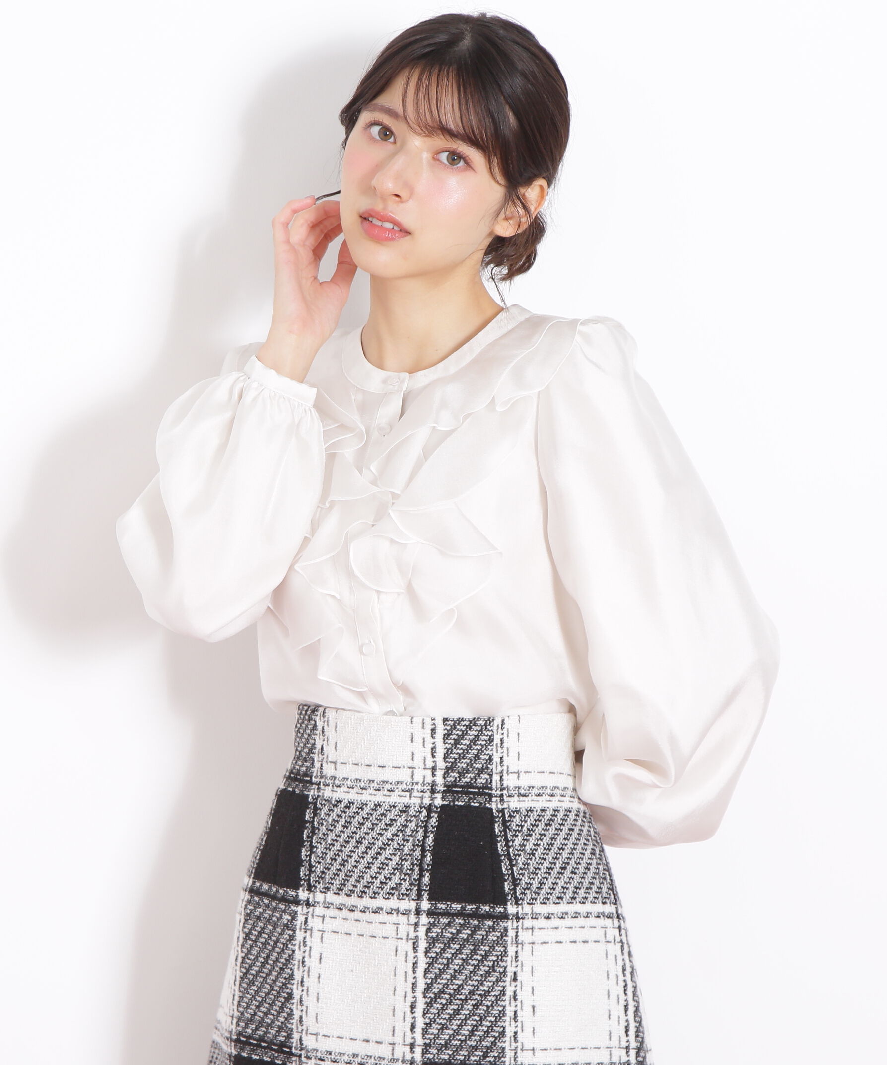 【ジル　バイ　ジル　スチュアート/JILL by JILL STUART】 フロントフリルシアーブラウス