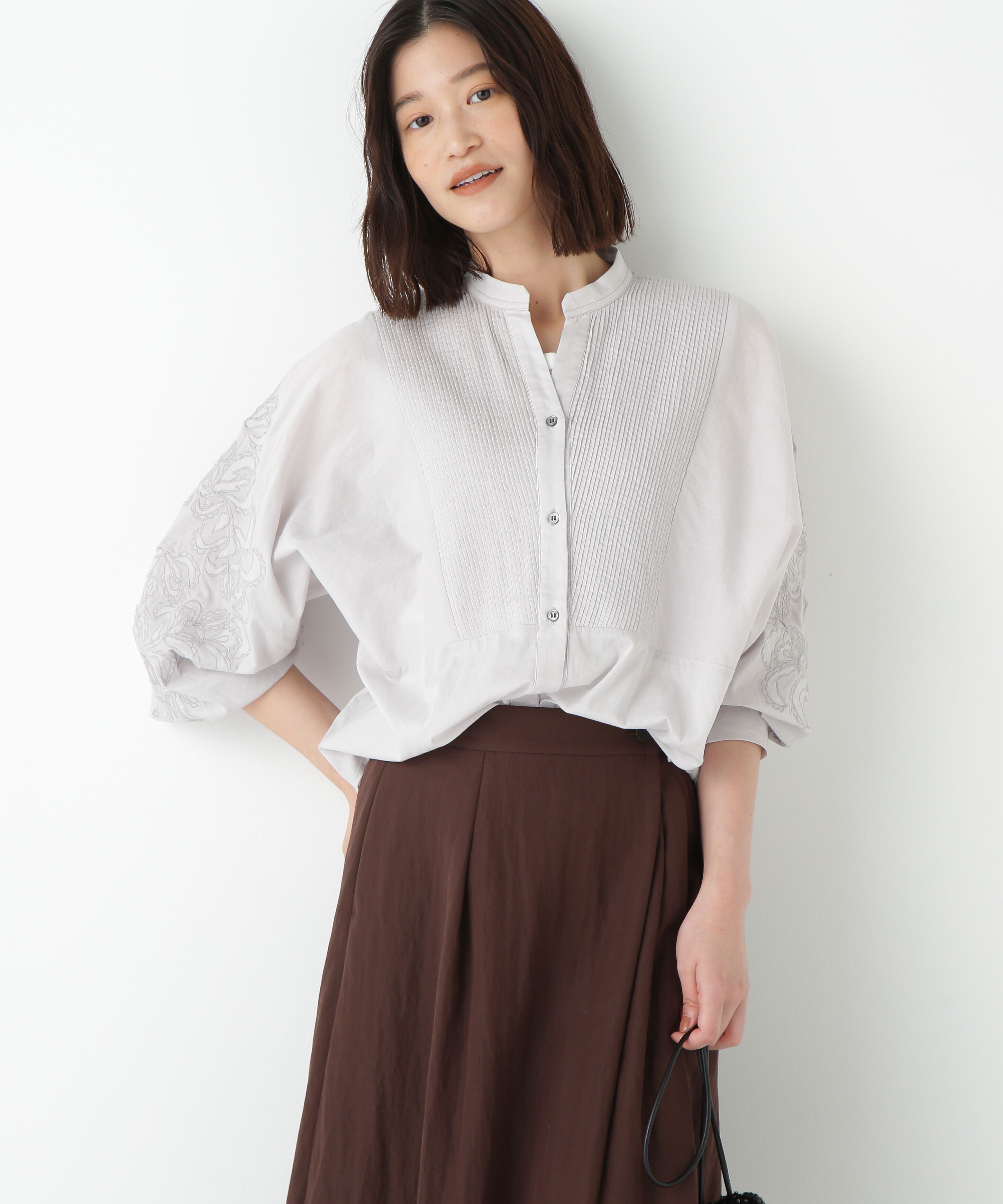 【ヒューマンウーマン/human woman】 ◆インドコットンボイルアップリケブラウス