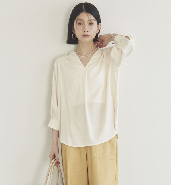 【ドゥアルシーヴ/Doux archives】 ウォッシャブルリネンライクＶ開きタックブラウス