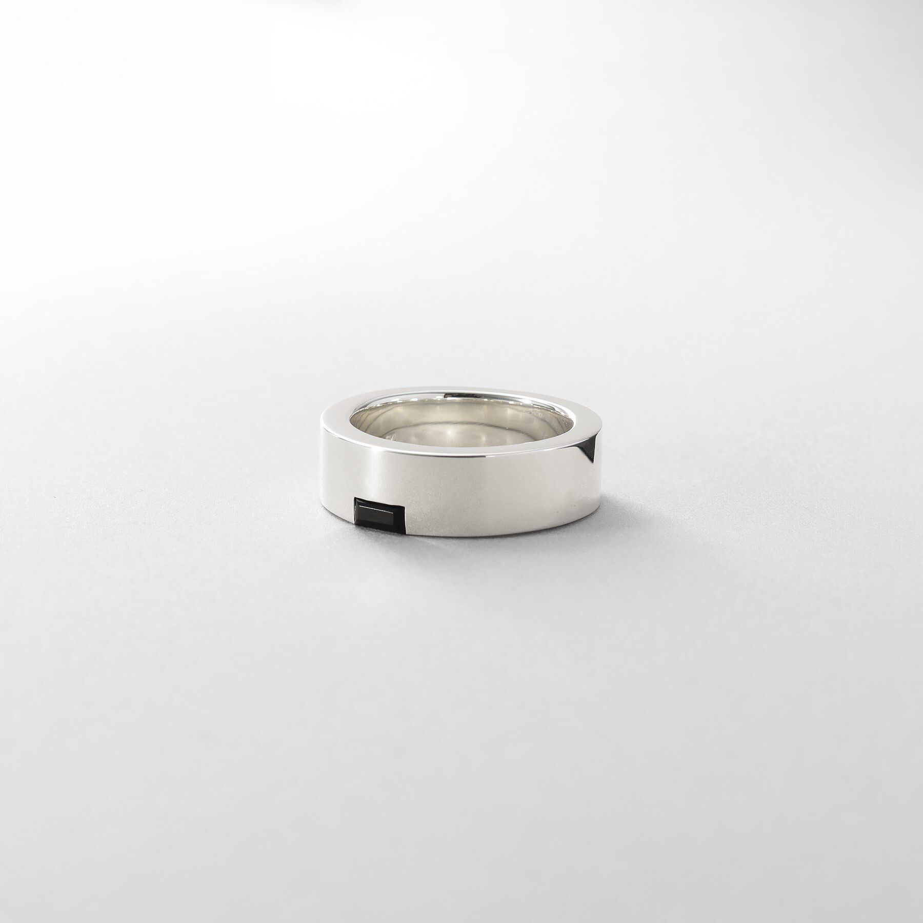 ファッションメンズなら|【ココシュニック/COCOSHNIK】 シルバー オニキス バケットカットフラットリング