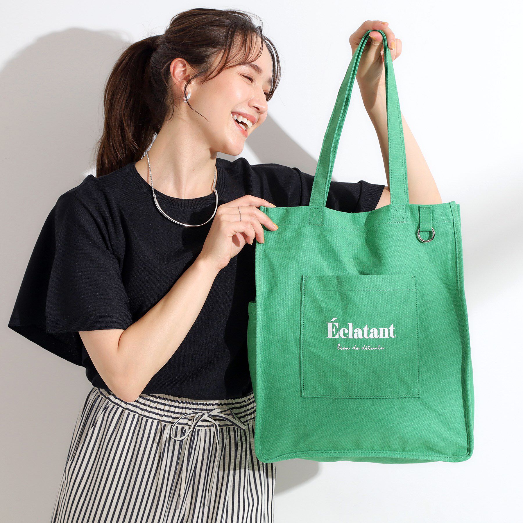 ファッションメンズのイチオシ|【シューラルー/SHOO・LA・RUE】 【ラッキーカラー/推し活にも】うちわも入るキャンバストートバッグ