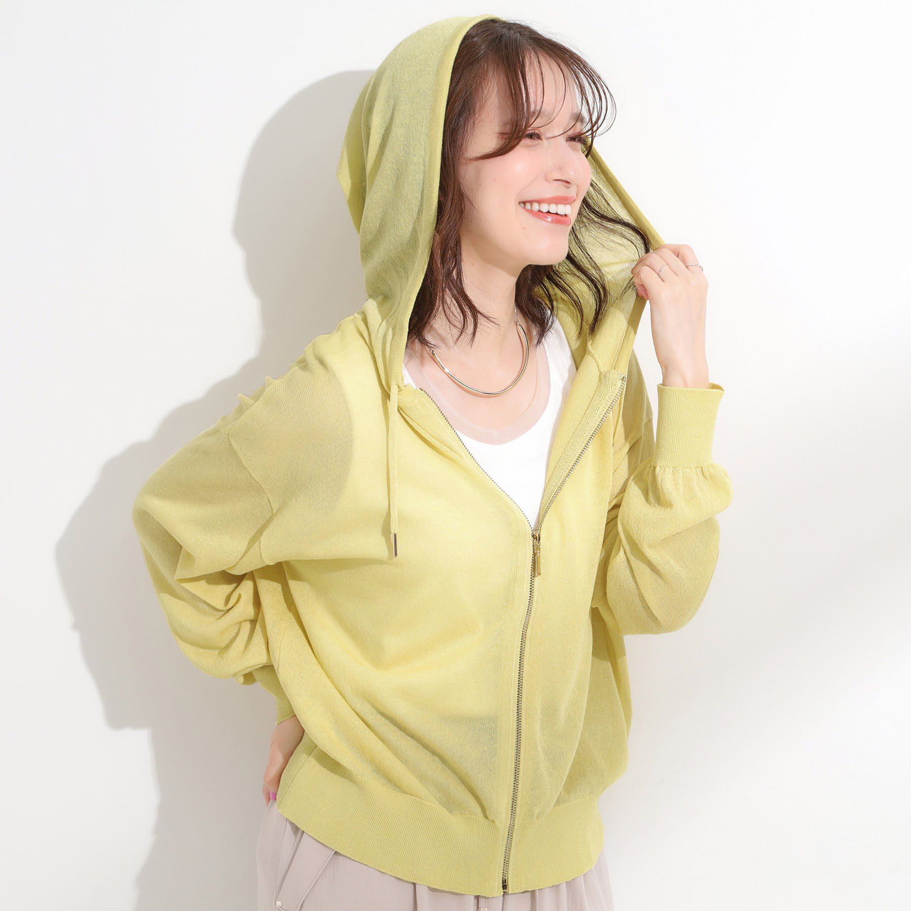 ファッションメンズお薦め|【シューラルー/SHOO・LA・RUE】 冷房対策にも 上品なシアー感のニットパーカ