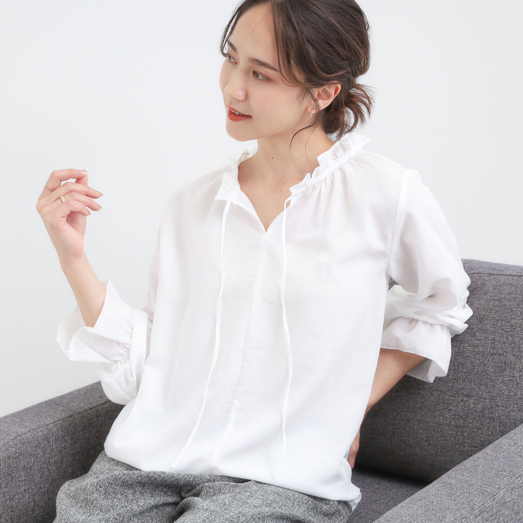 【シューラルー/SHOO・LA・RUE】 【S-LL/洗濯後しわになりにくい/吸水速乾/UV】大人フェミニンな装いに 襟フリルブラウス