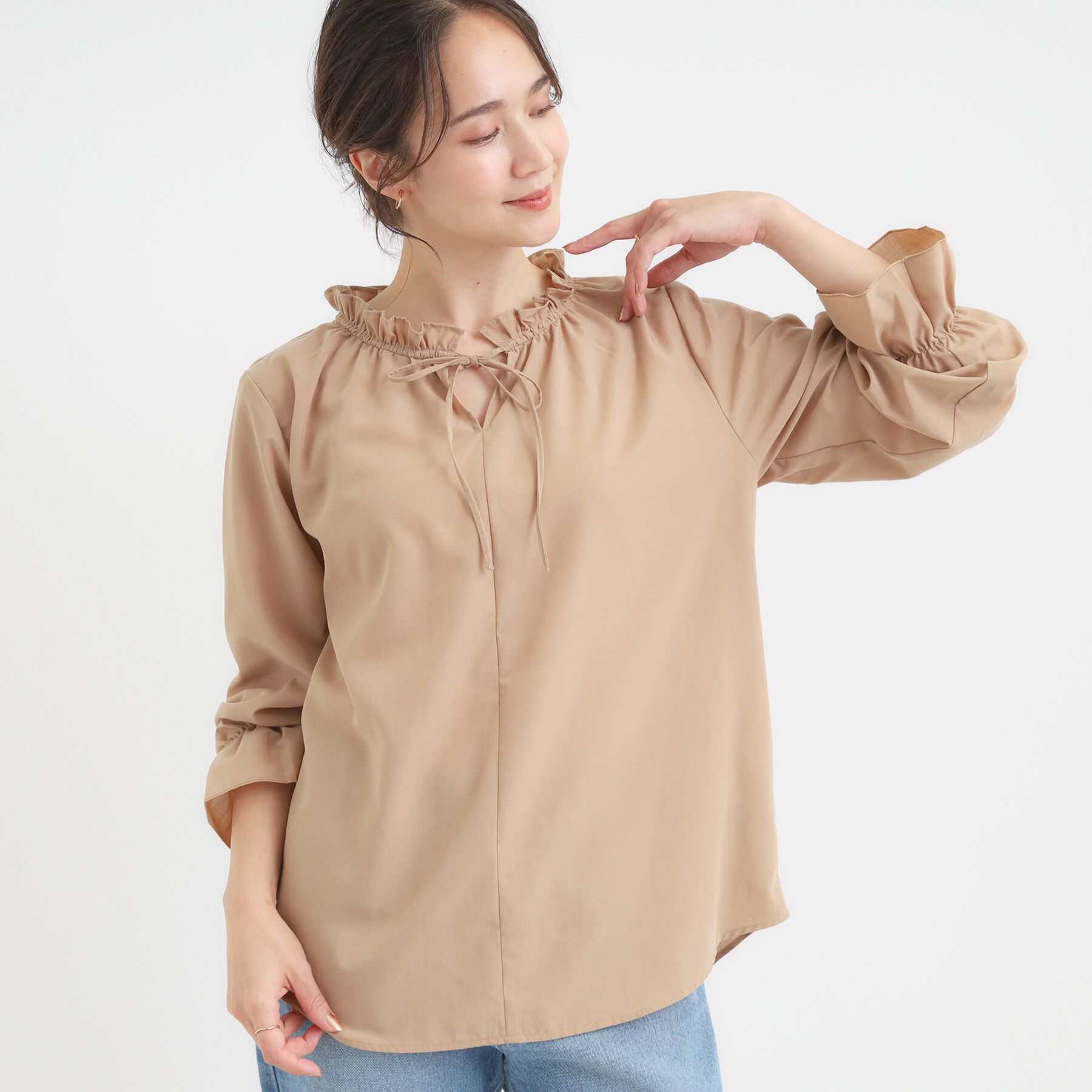 【シューラルー/SHOO・LA・RUE】 【S-LL/洗濯後しわになりにくい/吸水速乾/UV】大人フェミニンな装いに 襟フリルブラウス