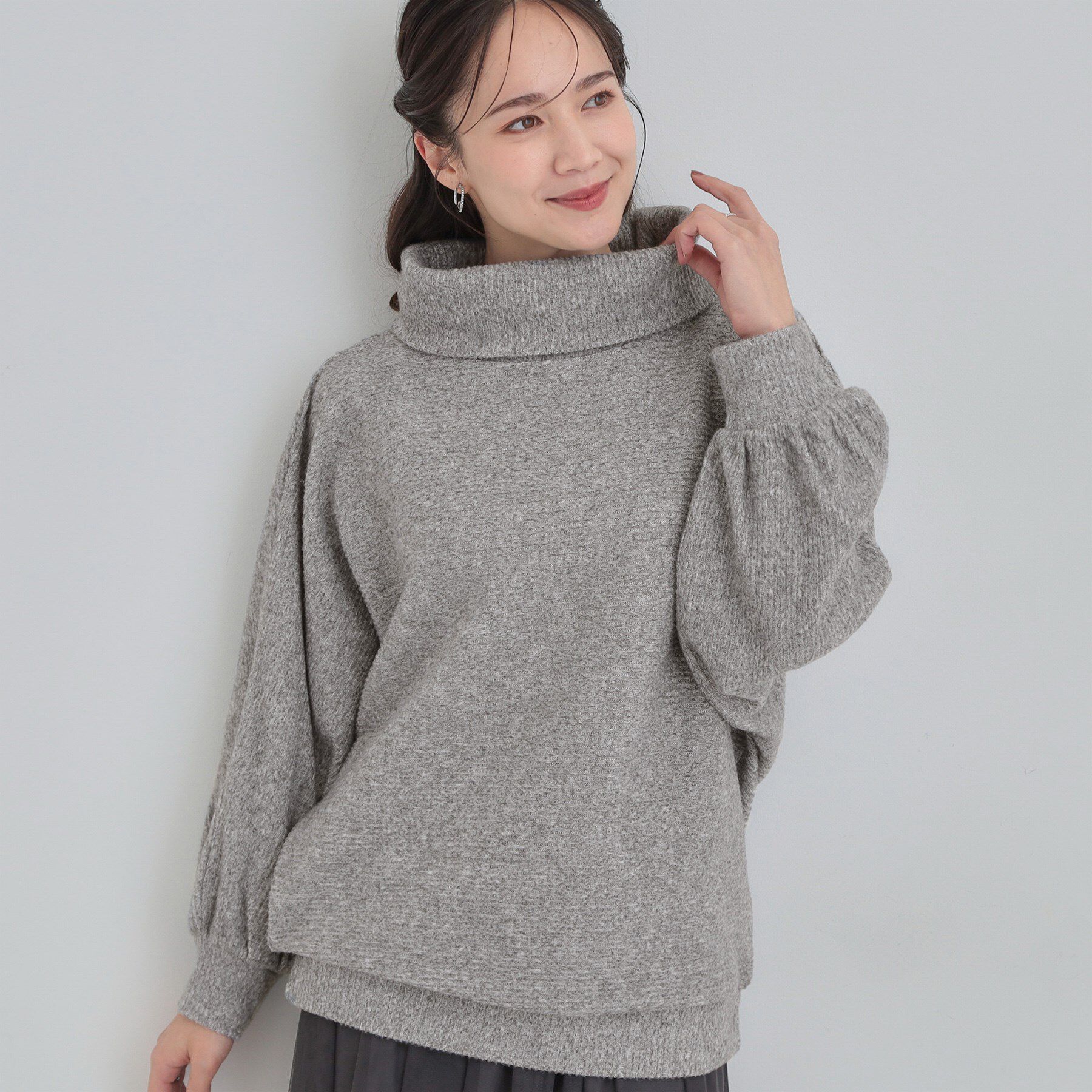 ファッションメンズのイチオシ|【シューラルー/SHOO・LA・RUE】 お顔周りをスッキリ見せるオフタートルリブドルマン