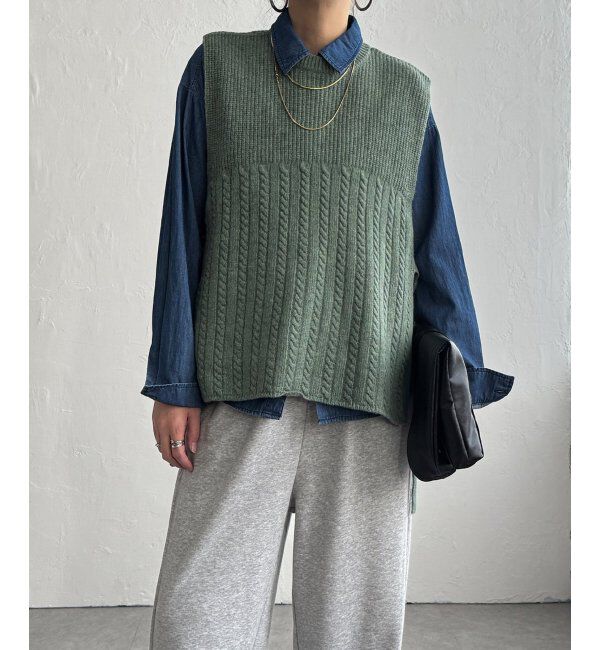 CABaN コットンカシミヤ フラワーエンブロイダリー クルーネックベスト CABaN コットンカシミヤ フラワーエンブロイダリー クルーネック