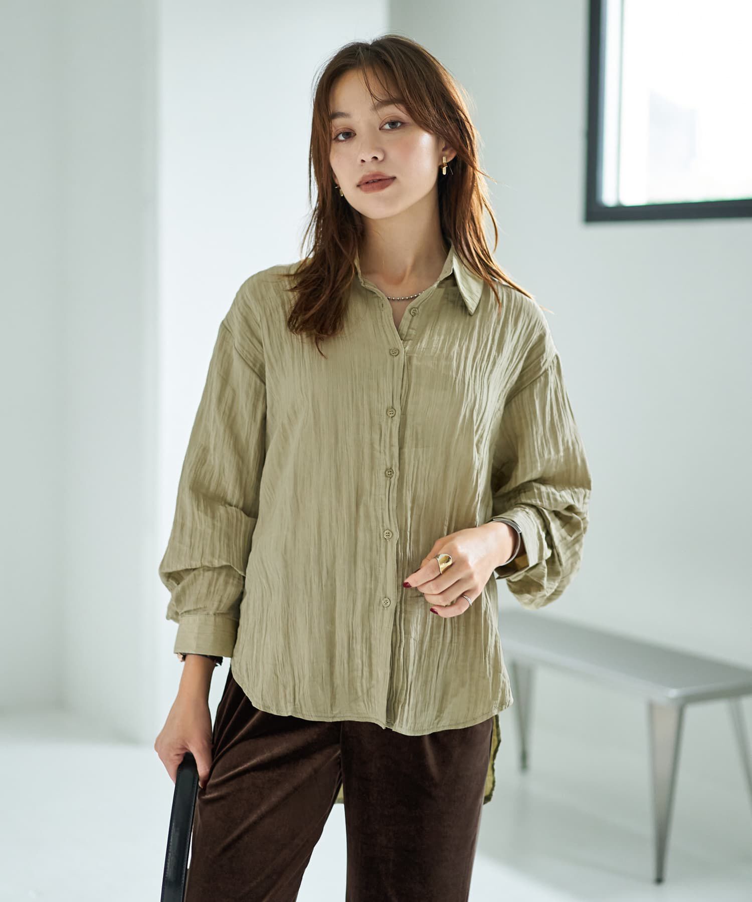 【スタイルデリ/STYLE DELI】 シワ加工グロッシーシャツ