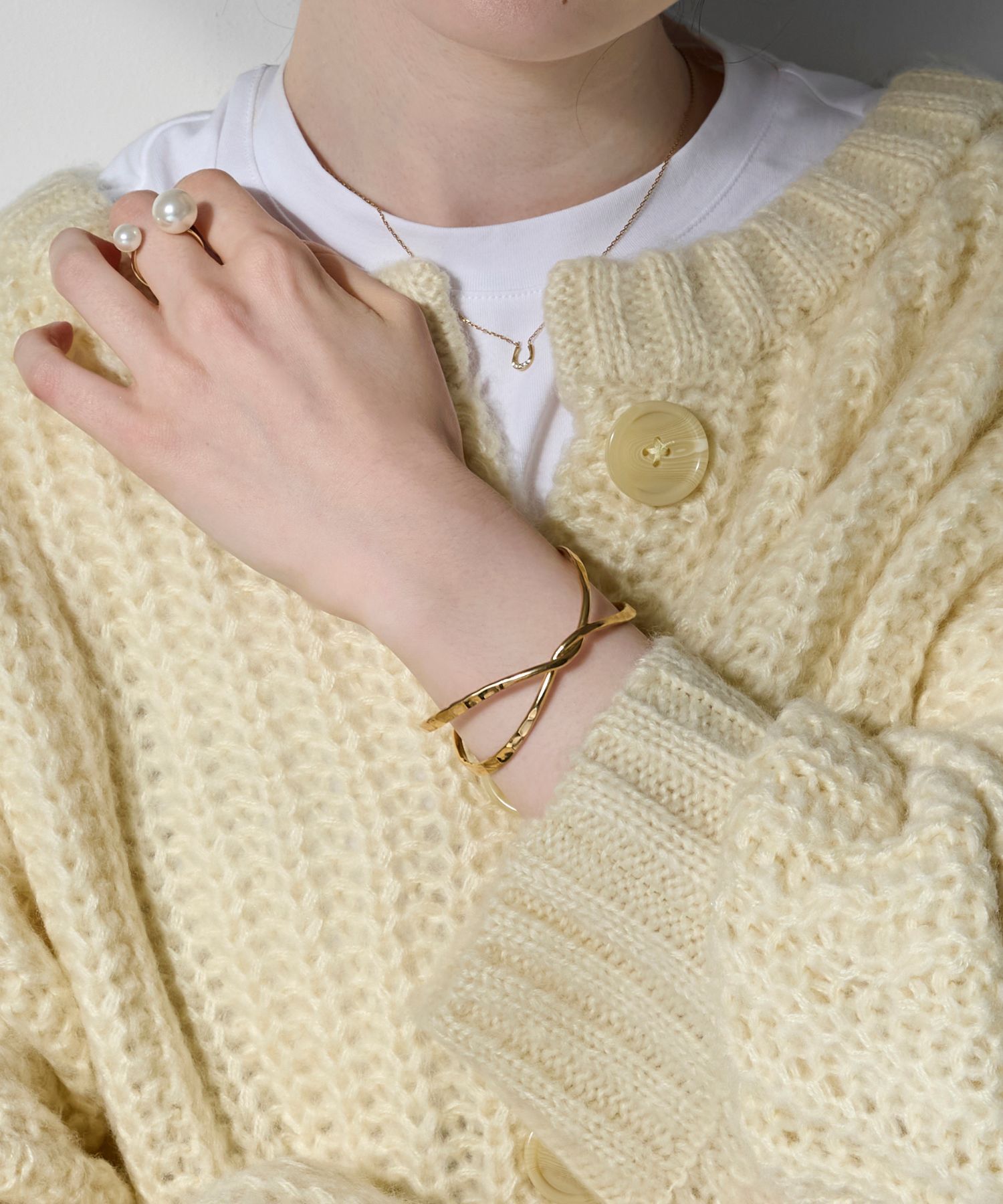 【フィービィー/Phoebe】 トップクロスワイドカフバングル