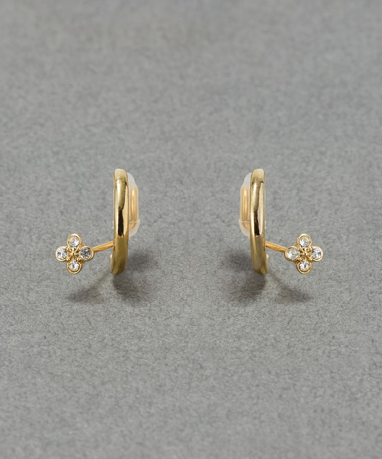 【フィービィー/Phoebe】 【痛くないシリーズ】フラワービジューライトフィットイヤリング ゴールド