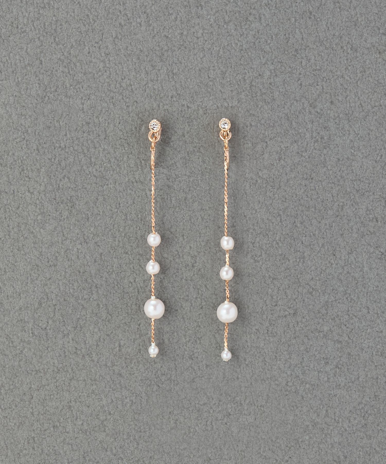 【フィービィー/Phoebe】 【痛くないシリーズ】ドリッピングパールライトフィットイヤリング シャンパンゴールド