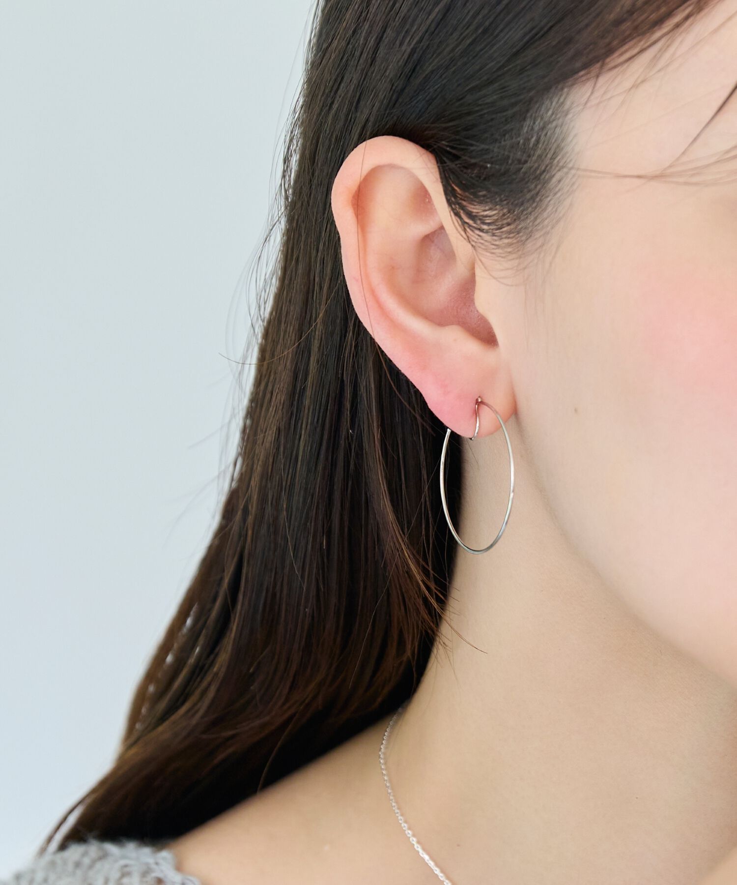 【フィービィー/Phoebe】 【痛くないシリーズ】ファセットスリムフープライトフィットイヤリング シルバー