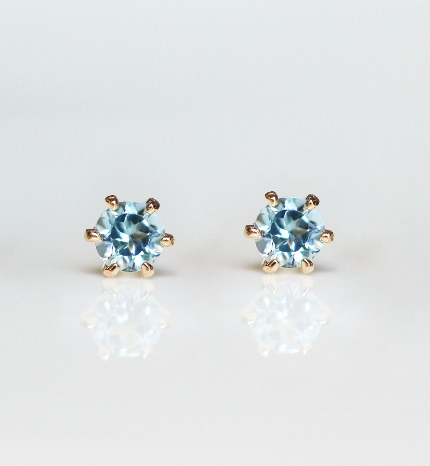 ete K18YG フルール ピアス（誕生石 7月） K18YG フルール ピアス（誕生石 5・7・9月）（270871-873-875