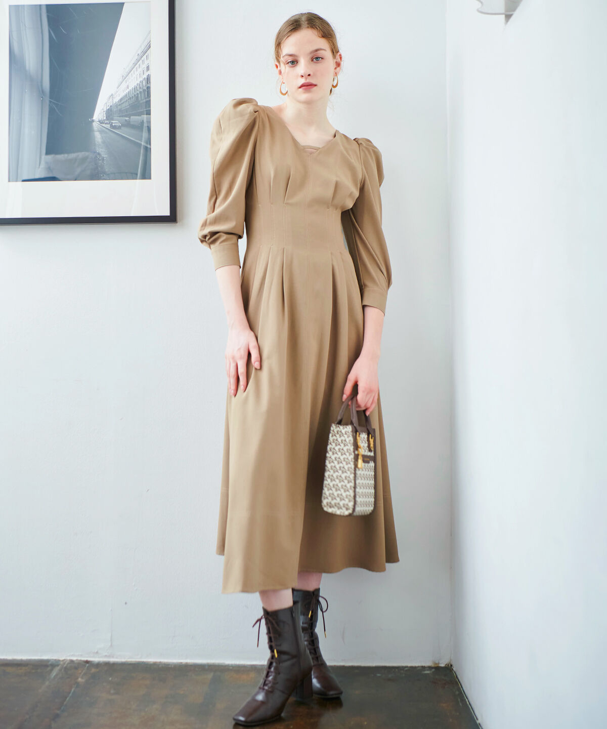 【アンドクチュール/AND COUTURE】 ウエストタックバックシャン長袖ワンピース