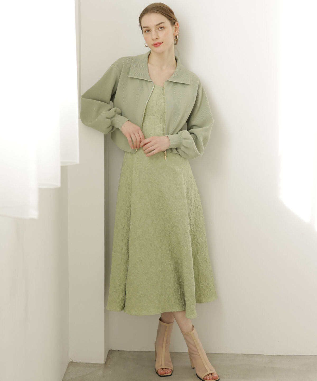 【アンドクチュール/AND COUTURE】 ニットカーディガン＋ジャガードキャミワンピース