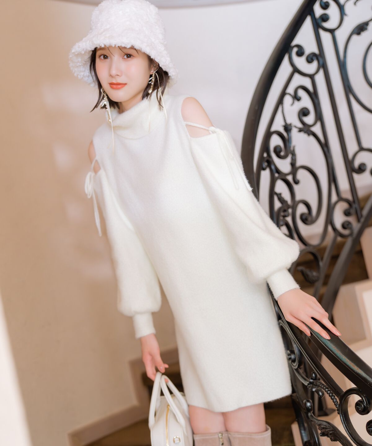 【ウィルセレクション/WILLSELECTION】 オープンショルダーラメフェザーニットワンピース