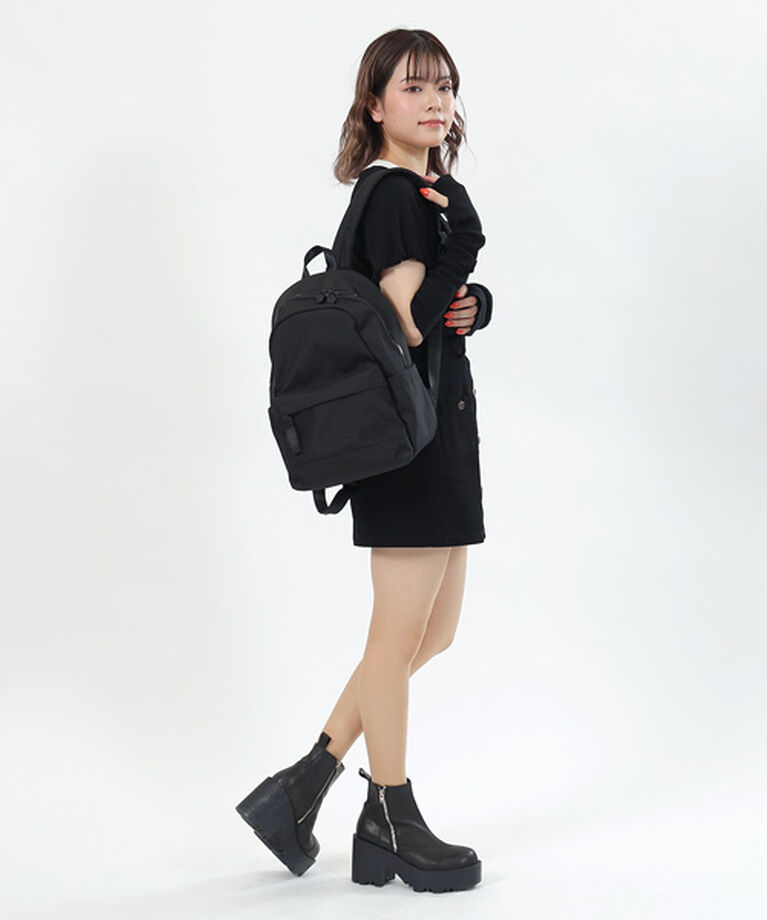 オールブラックシンプルロゴ リュック（MARY QUANT）｜ルミネの 
