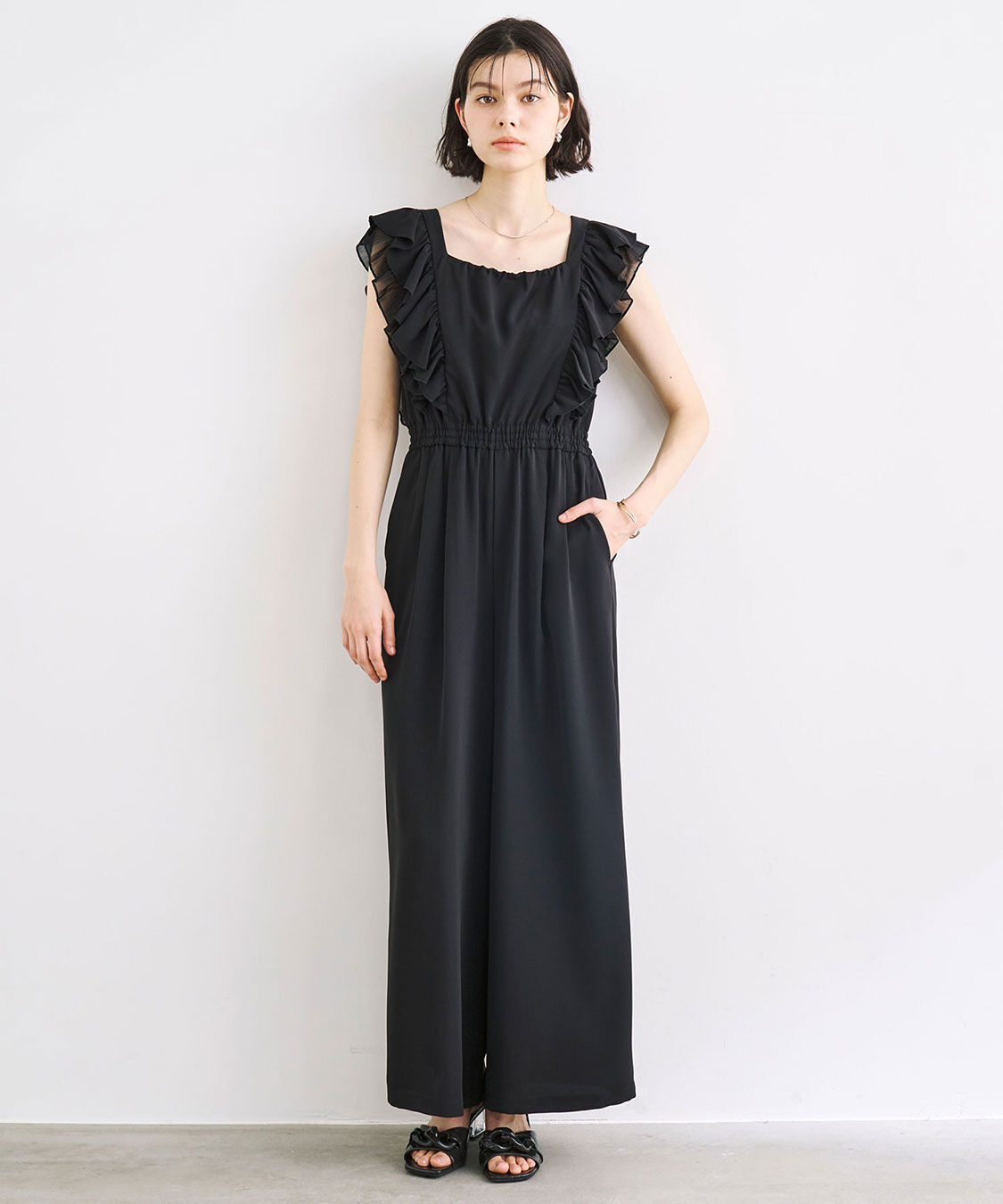 ココディール　フリルオールインワン 新品未使用】COCODEAL フリルオールインワン