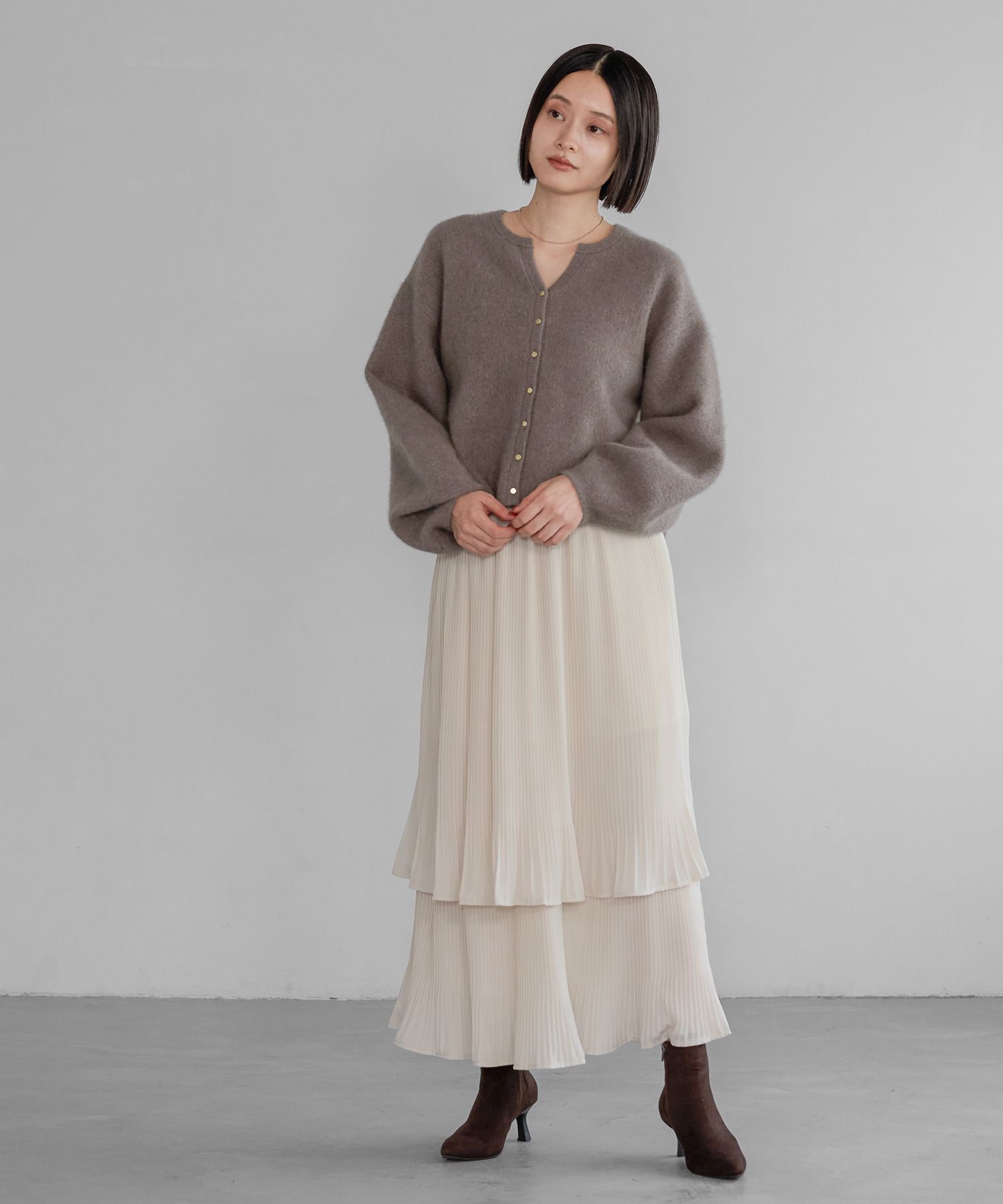 専用 新品タグ付き A part by CNラクーンコンVカーディガン ベージュ 専用 新品タグ付き A part by CNラクーンコンVカーディガン