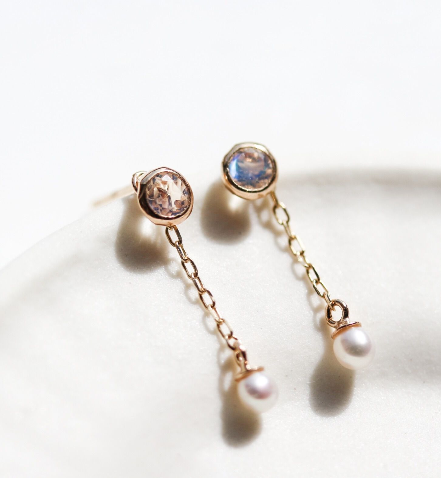 ロイヤルブルームーンストーン / パール ピアス | K10YG