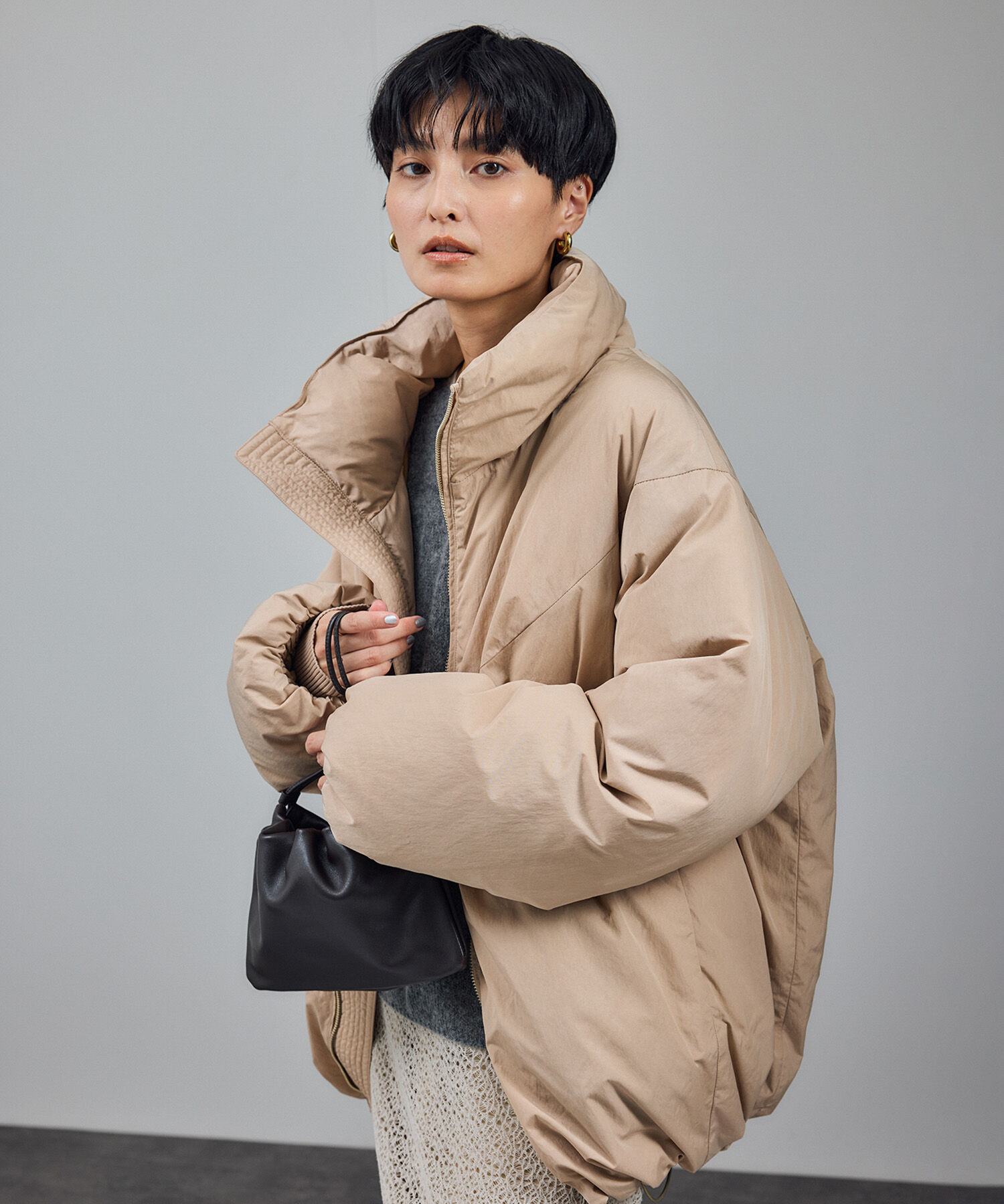   ベージュ ダウンジャケット GREENDOWN（グリーンダウン）][撥水加工]スタンドカラーダウン