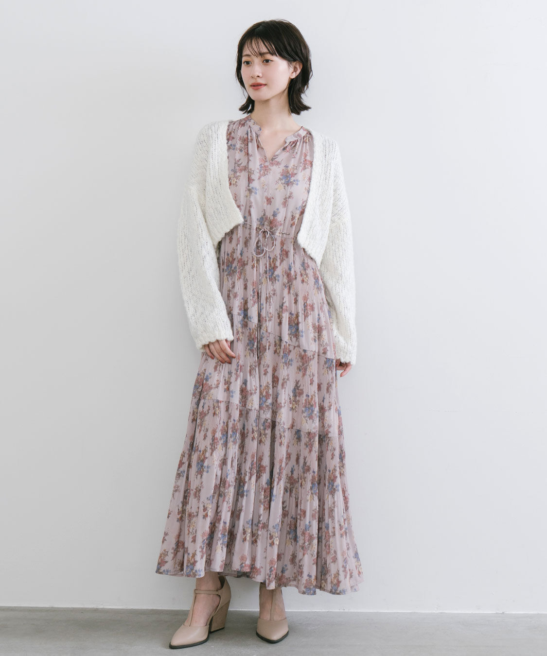 cocodeal フラワープリントプリーツティアードワンピース 岡崎紗絵さんコラボ】フラワープリントプリーツティアードワンピース