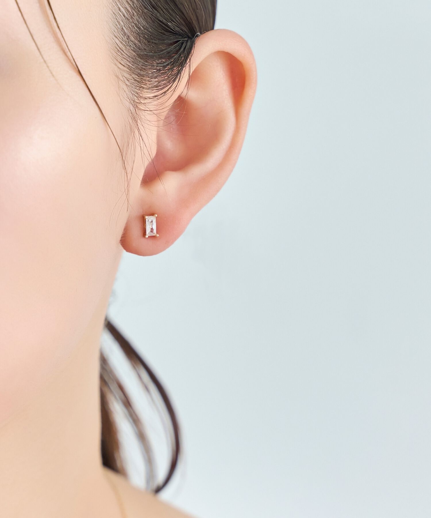 シャインフレームレクタングルピアス クリア（片耳）（Phoebe