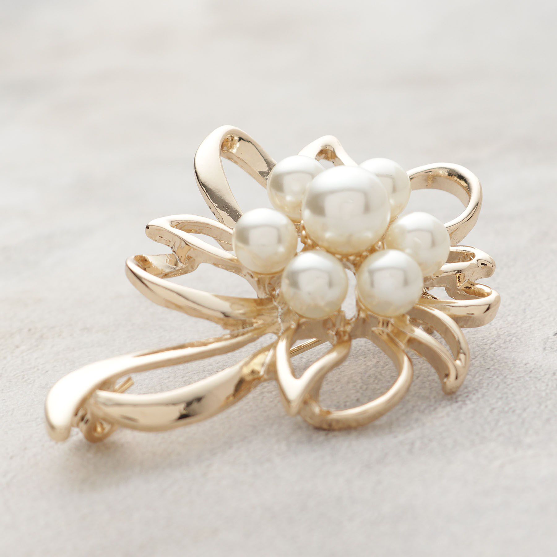 メタルフラワーフェイクパールブローチ（OPAQUE.CLIP）｜ルミネの