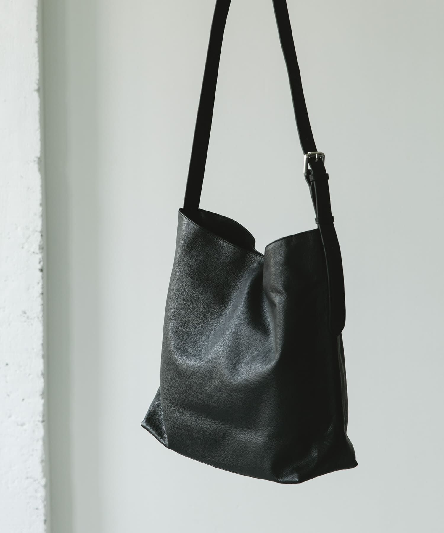 MILLEDNAPPAレザーショルダ（URBAN RESEARCH DOORS）｜ルミネの