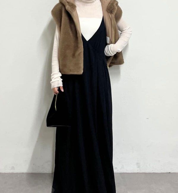  「【スッキリ見え/シーズンレス】ディープVキャミワンピース」|ワンピース|