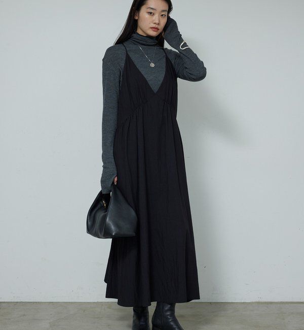  「【スッキリ見え/シーズンレス】ディープVキャミワンピース」|ワンピース|ブラック