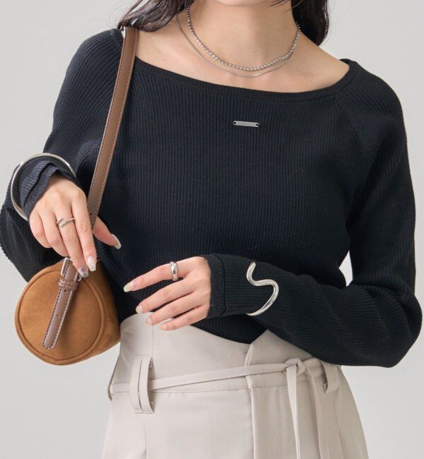  「プレート付きクルーリブニット」|ニット・セーター|ブラック