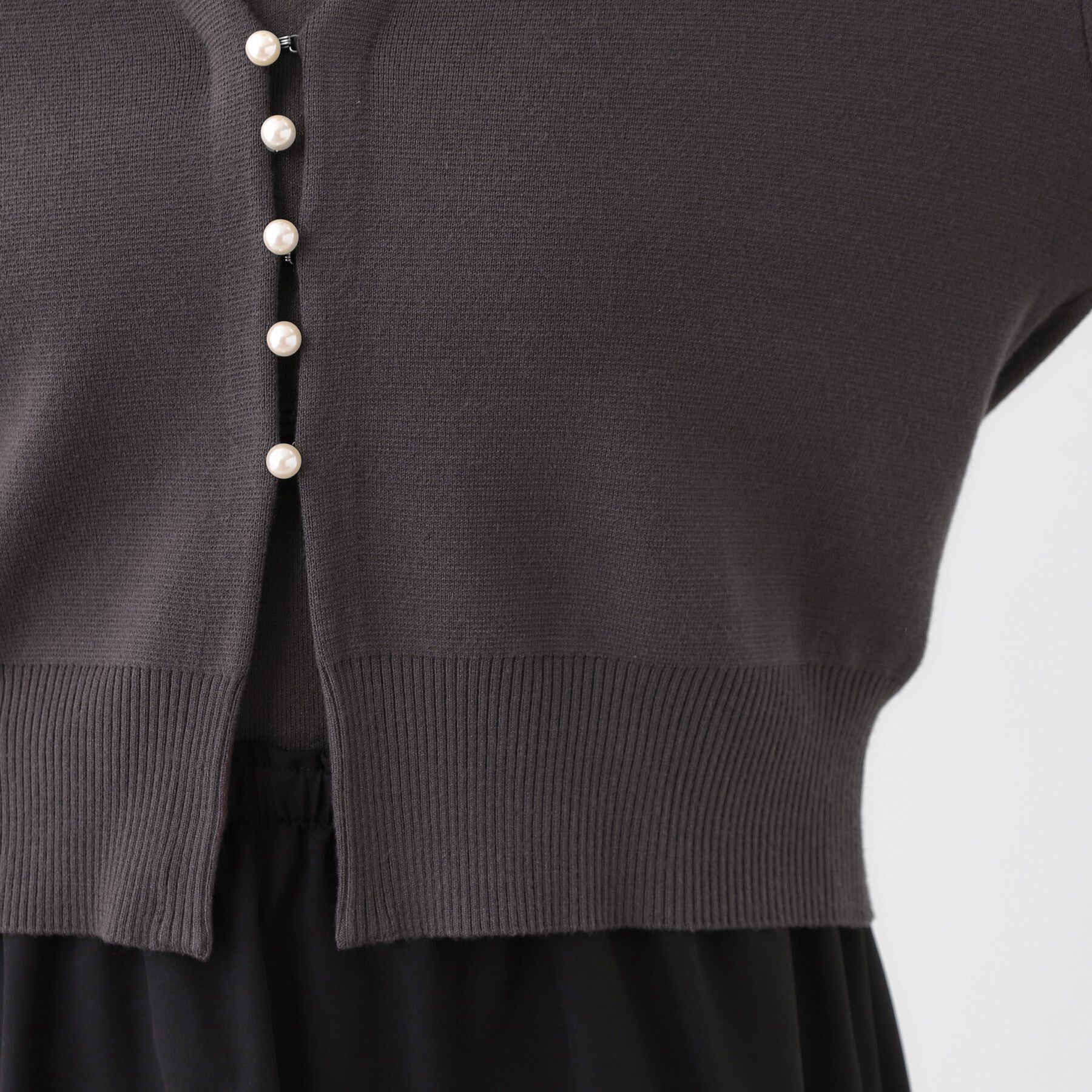 Reflect「【軽い羽織に◎／セットアップ可】パール調ボタン付きカーディガン」|カーディガン|