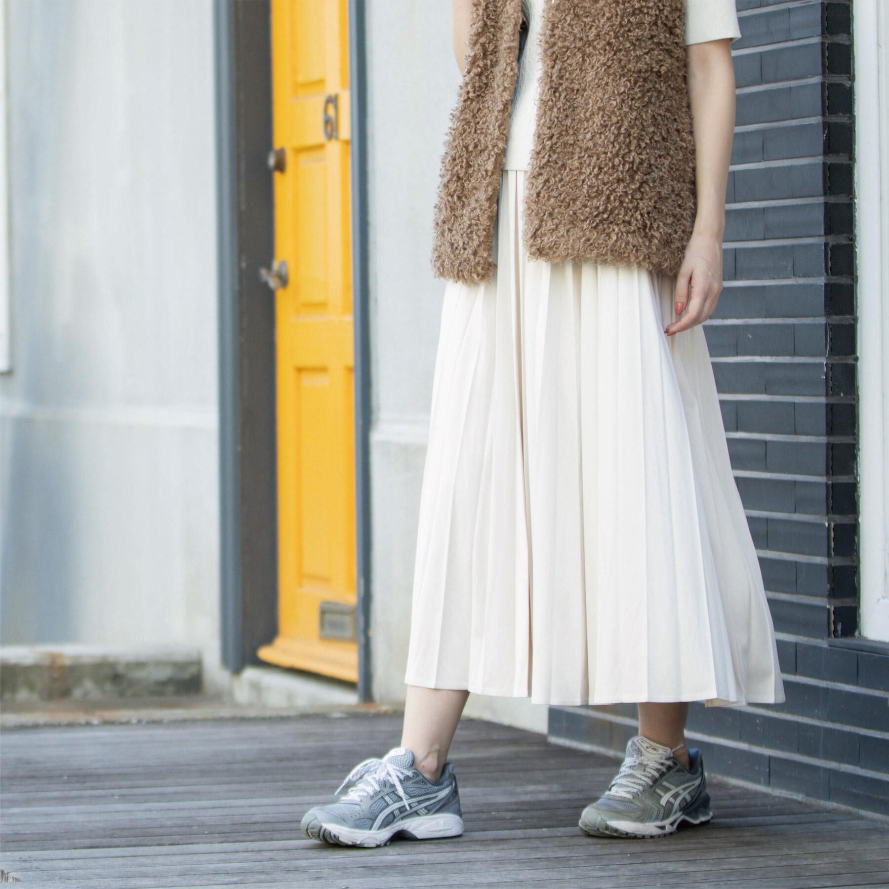 OPAQUE.CLIP「フェイクスウェードプリーツスカート【静電気防止加工/洗濯機OK】《6col/S～LL》」|スカート|オフホワイト(003