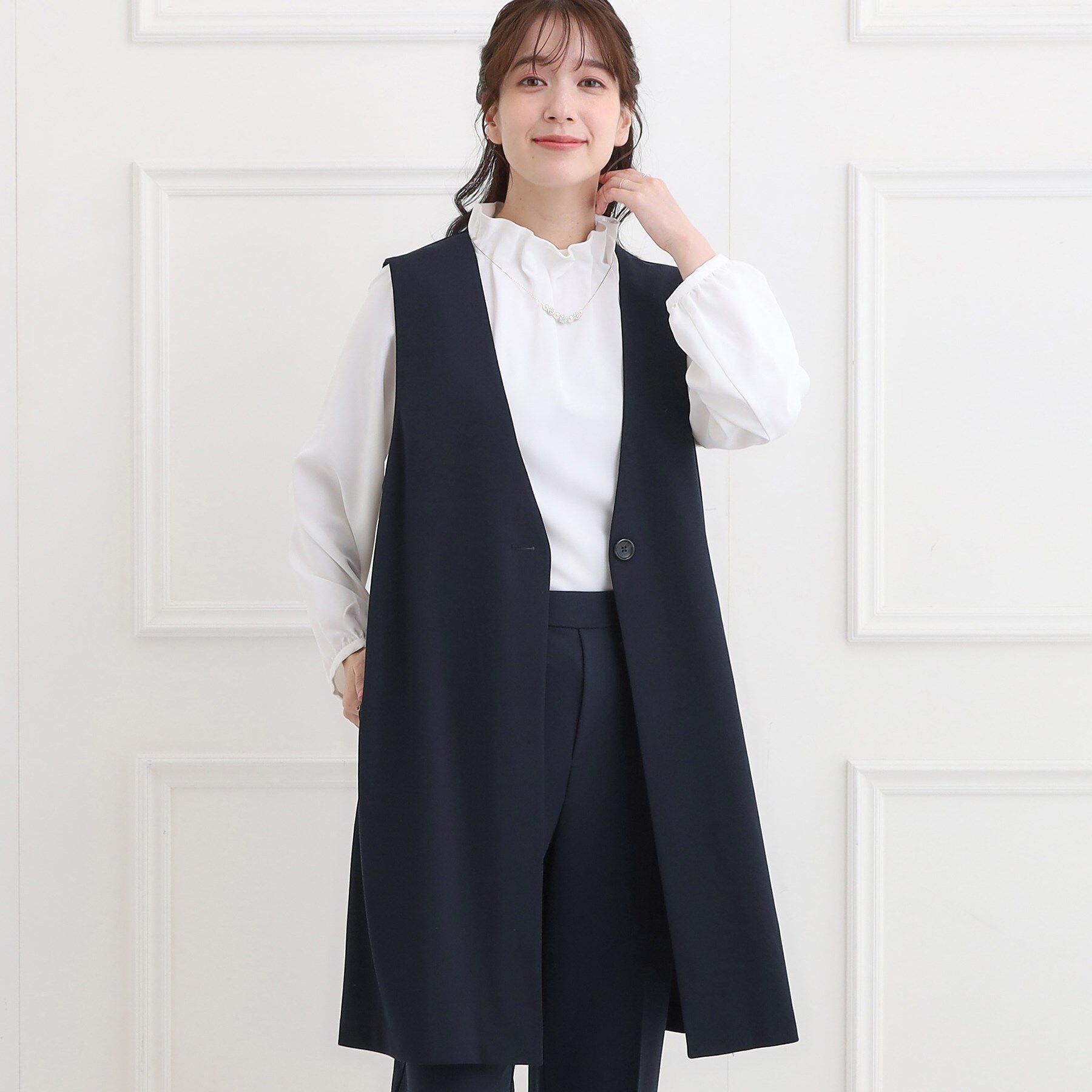 SHOO･LA･RUE「【洗濯機可/イージーケア/ストレッチ】きちんと楽に。カットジョーゼットロングジレ」|ベスト・ジレ|ネイビー(094)