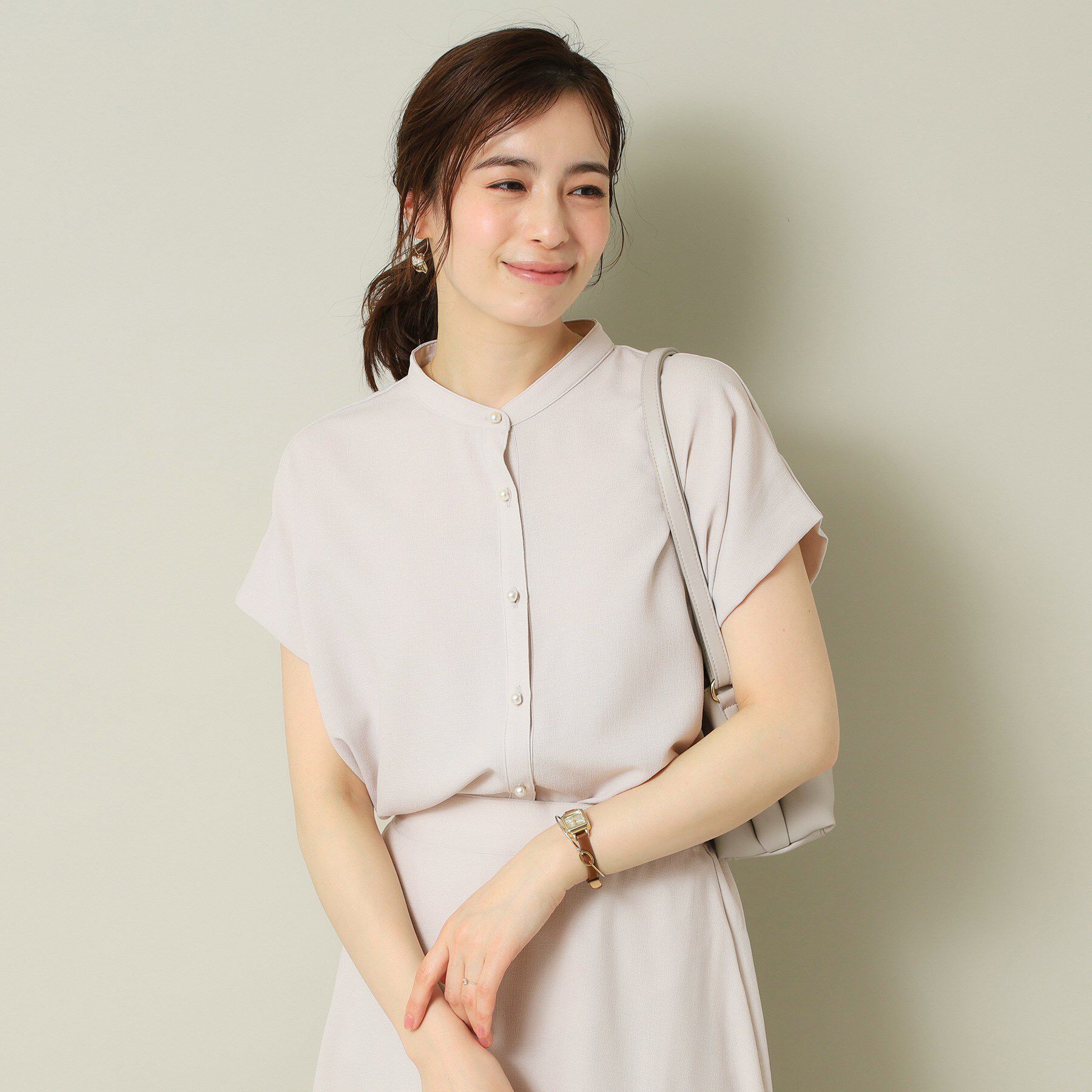 ITS&rsquo;DEMO「【UVケア／吸水速乾／洗濯機OK／冷感】麻調合繊タックブラウス＜ラク服シリーズ＞」|シャツ・ブラウス|グレージュ(050)