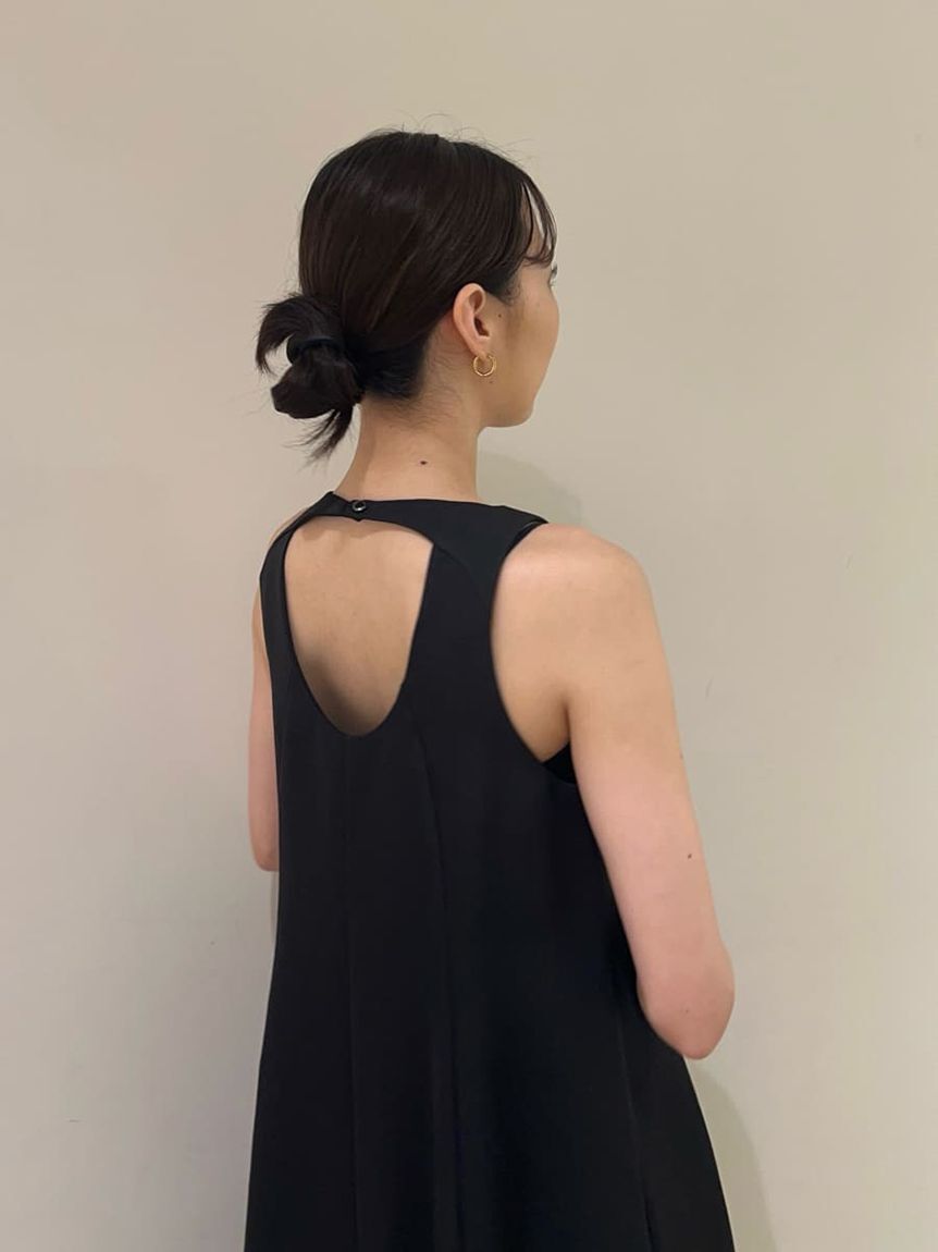 Mila Owen「ドライタッチサテンソリッドワンピース」|ワンピース|