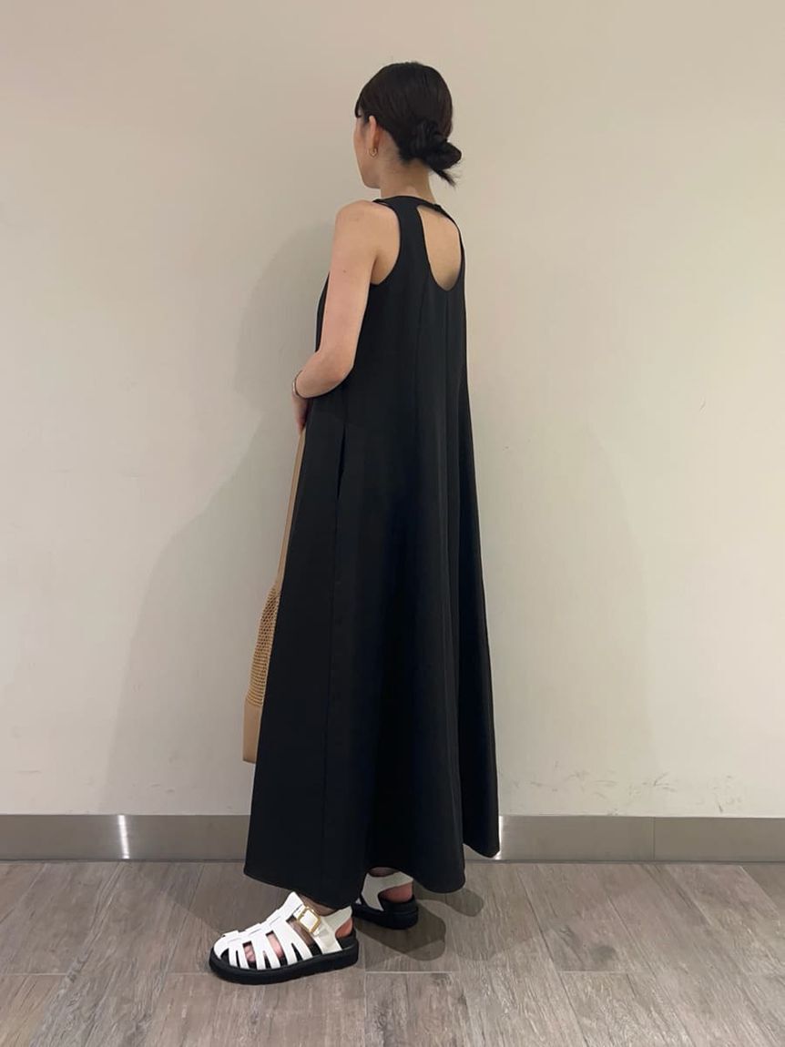 Mila Owen「ドライタッチサテンソリッドワンピース」|ワンピース|