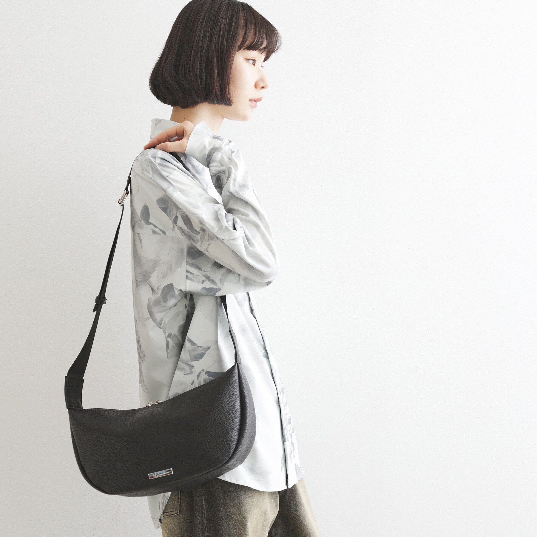 tk.TAKEO KIKUCHI「ミニラウンドショルダーバッグ」|ショルダー・メッセンジャー|ﾌﾞﾗｯｸ(119)