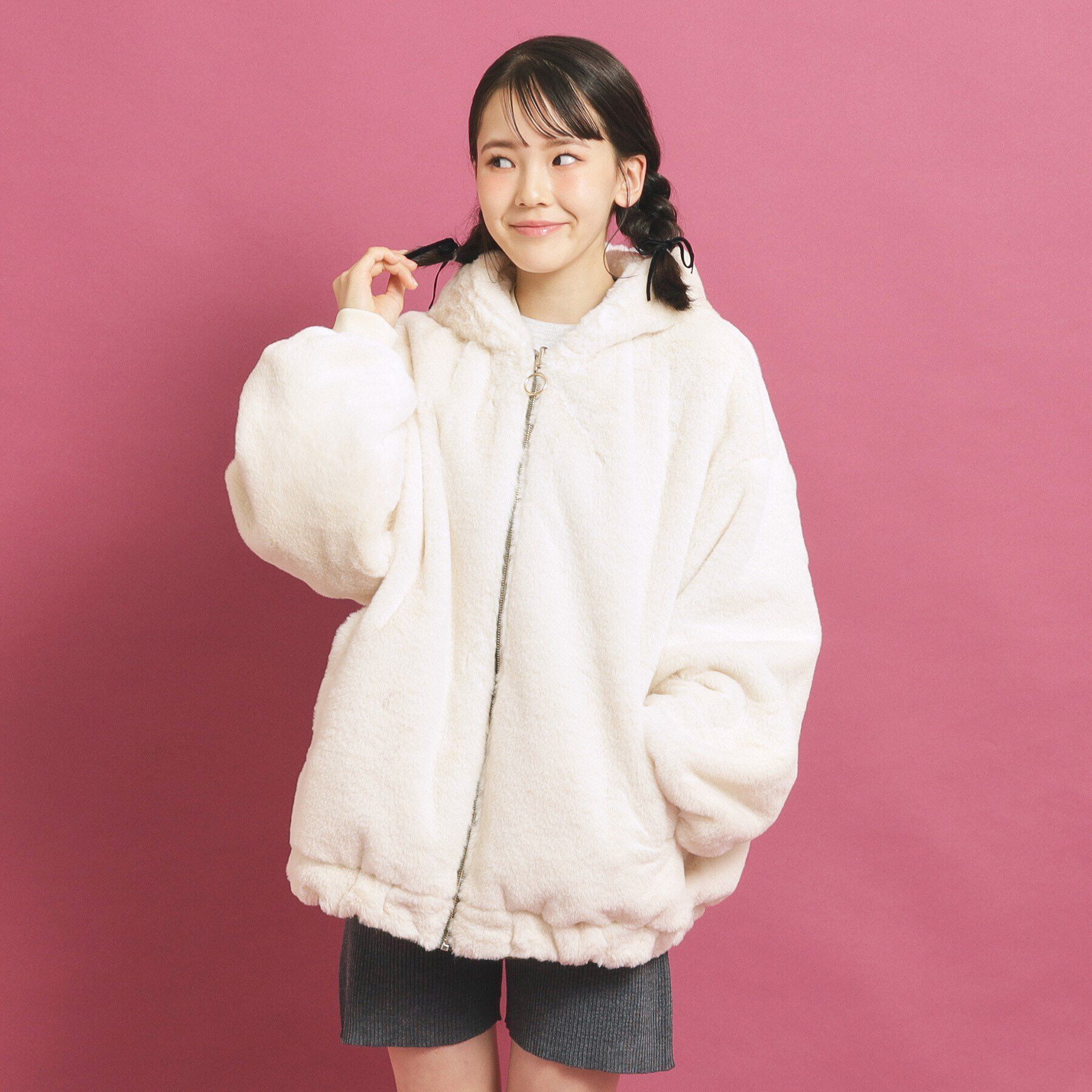 PINK-latte「【フーディ付き】モコモコ リバーシブルエコファー」|ブルゾン・スタジャン|