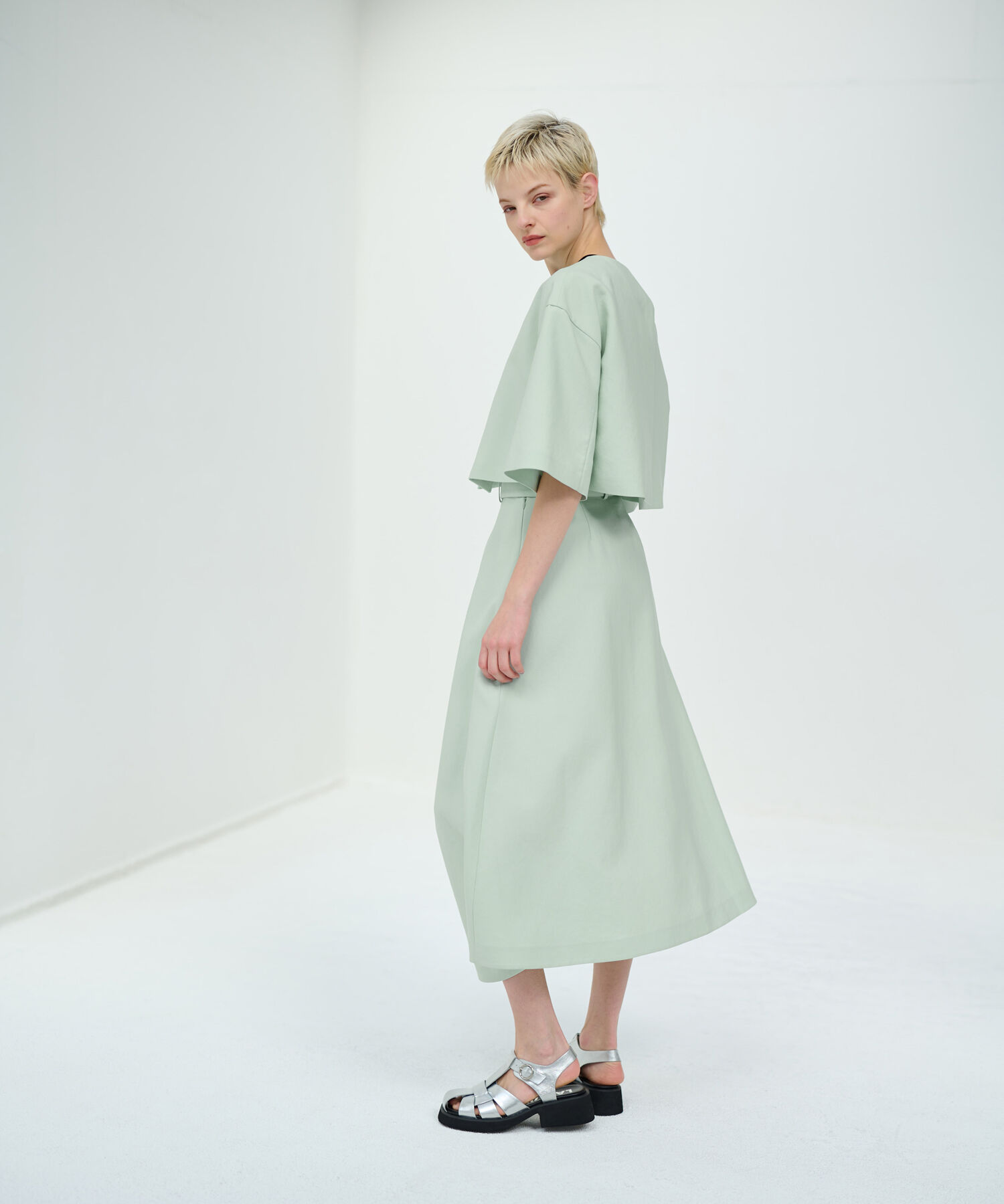 LANVIN en Bleu「ドライダブルクロスショートジャケット」|ノーカラージャケット|