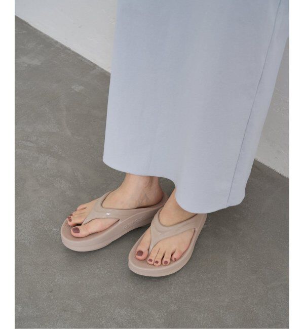 U by SPICK&SPAN「《追加》OOFOS /ウーフォス O Omega2」|サンダル|