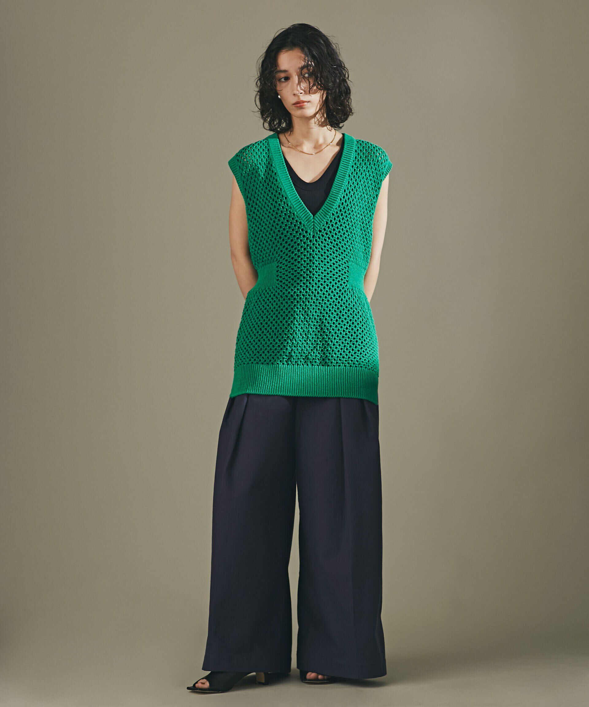 nano･universe「アイレット柄コットンＶネックジレ」|ニット・セーター|