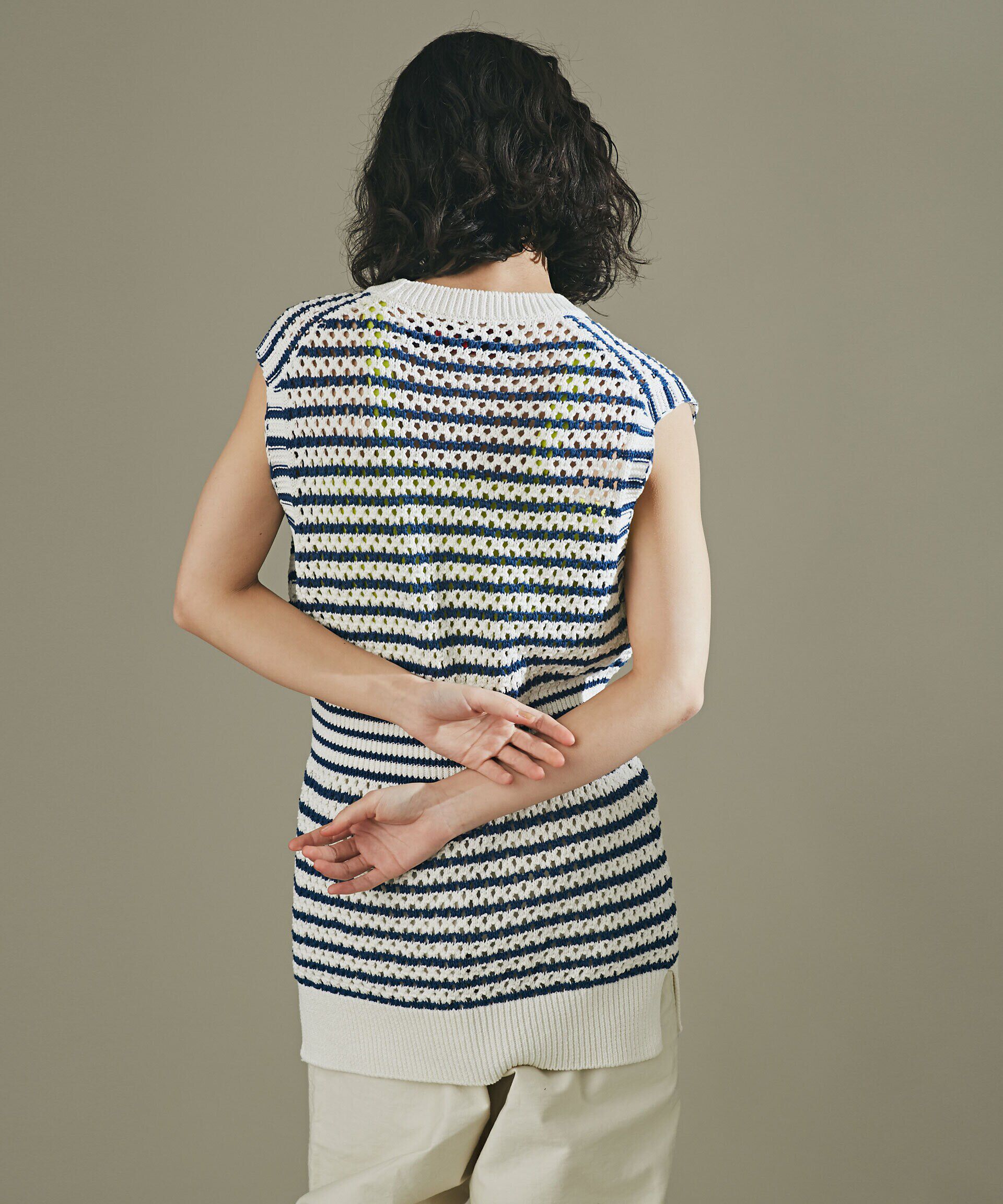 nano･universe「アイレット柄コットンＶネックジレ」|ニット・セーター|