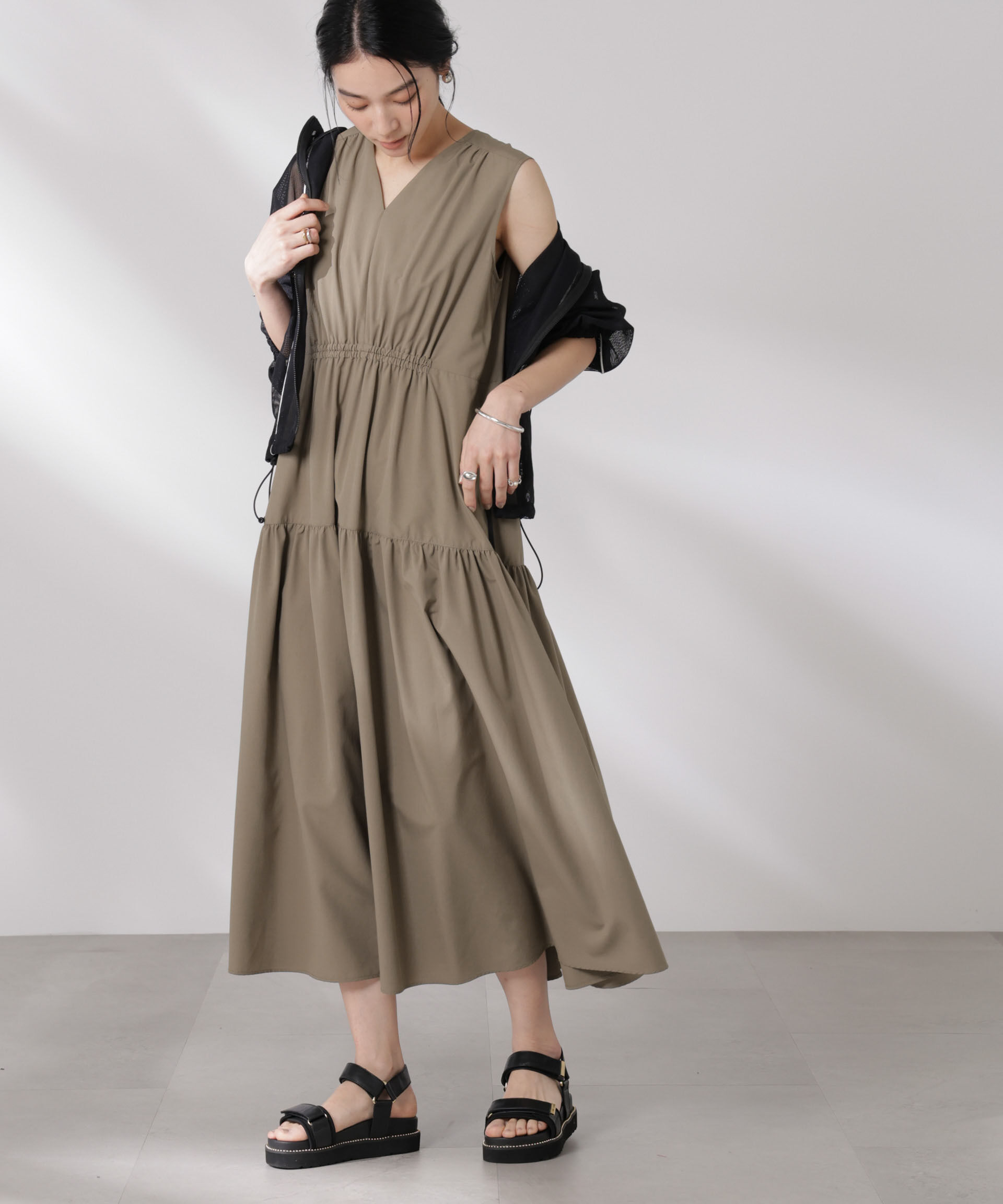 nano･universe「MINOTECH(R)Vネックギャザーティアードワンピース」|ワンピース|