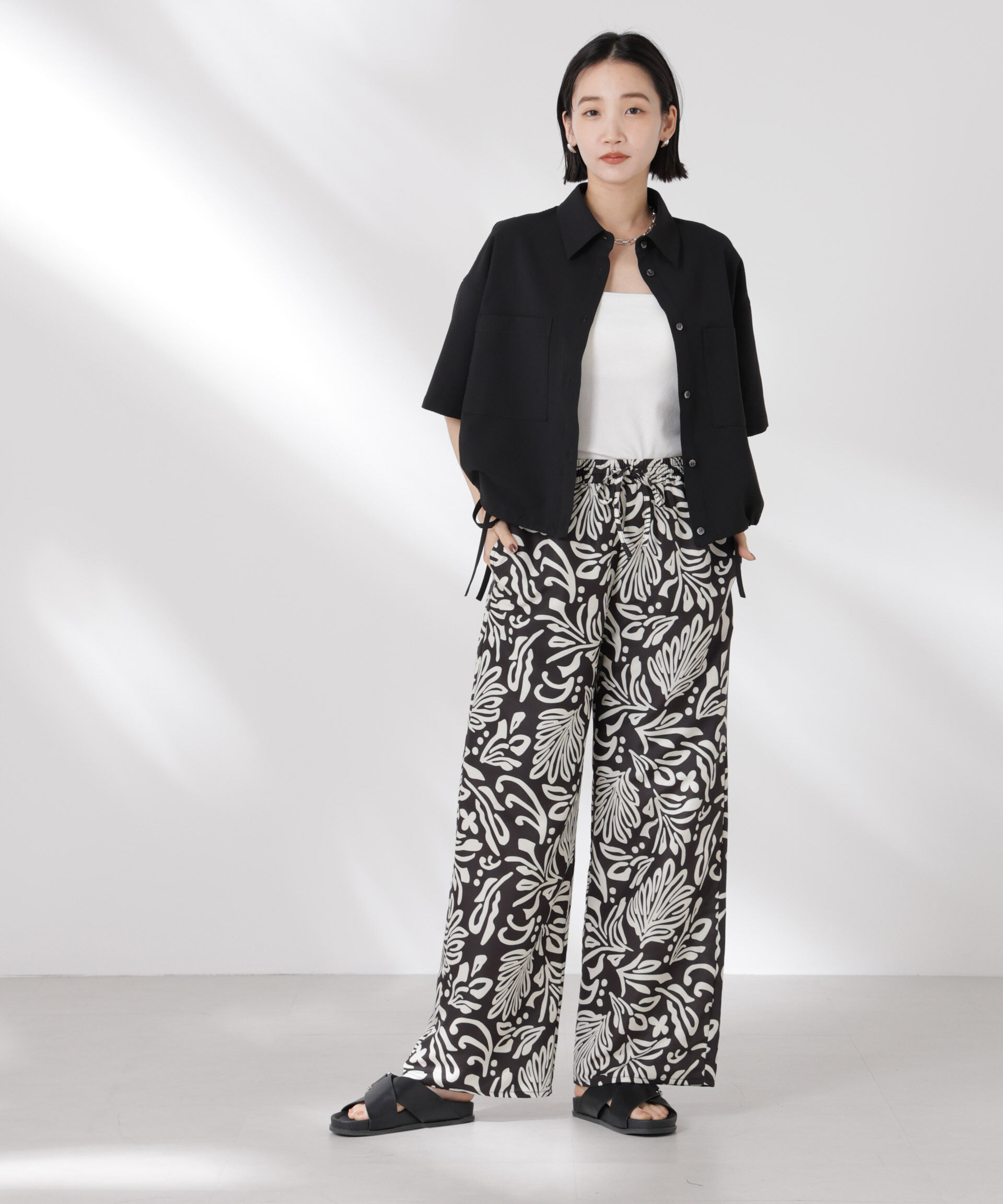 nano･universe「ボタニカルプリントイージーワイドパンツ(セットアップ可)」|チノ|