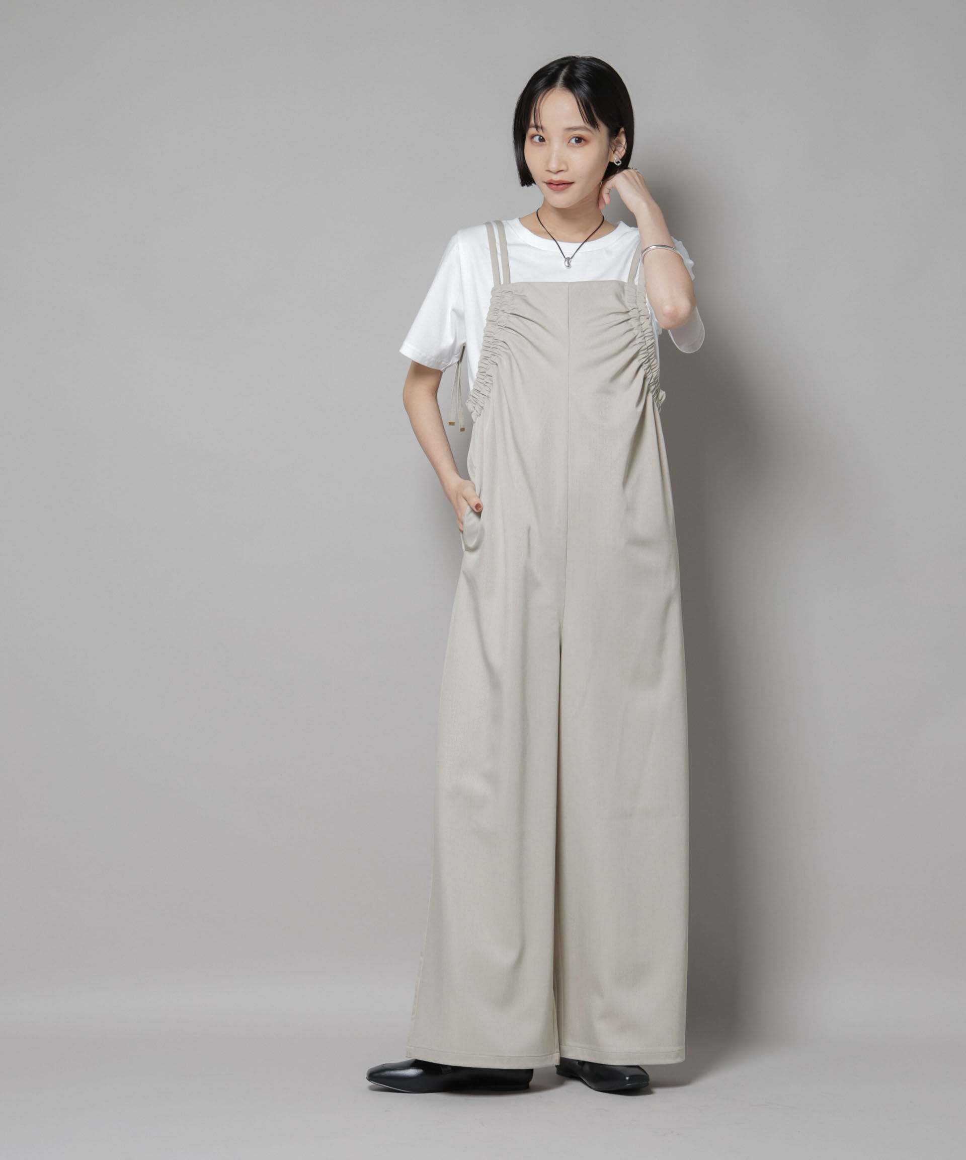 nano･universe「ギャザーデザインサロペットパンツ」|ワンピース|ライトベージ 1