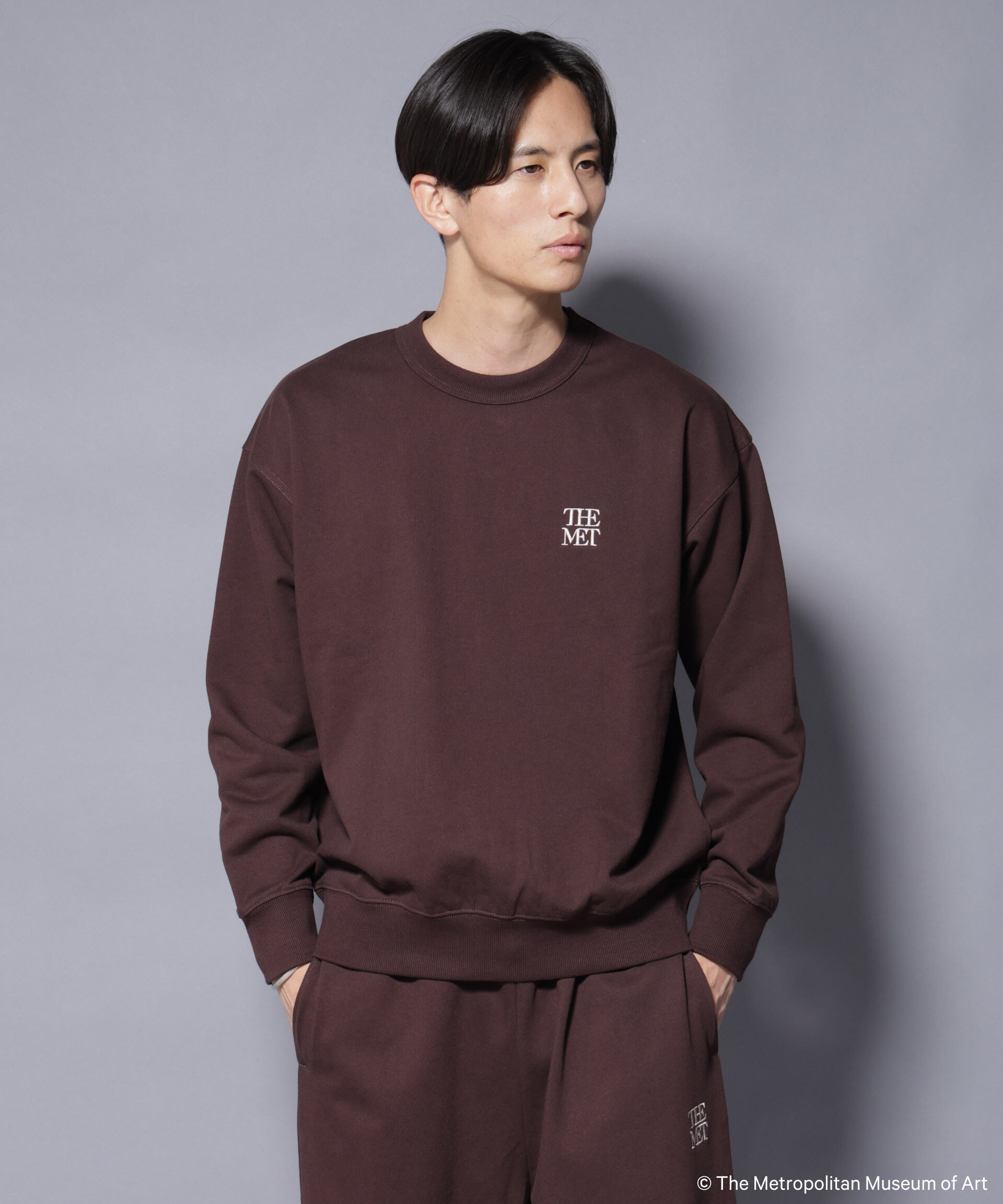 nano･universe「「The Met」ロゴ&times;アーカイブロゴ刺繍スウェット(セットアップ可)」|Tシャツ・カットソー|