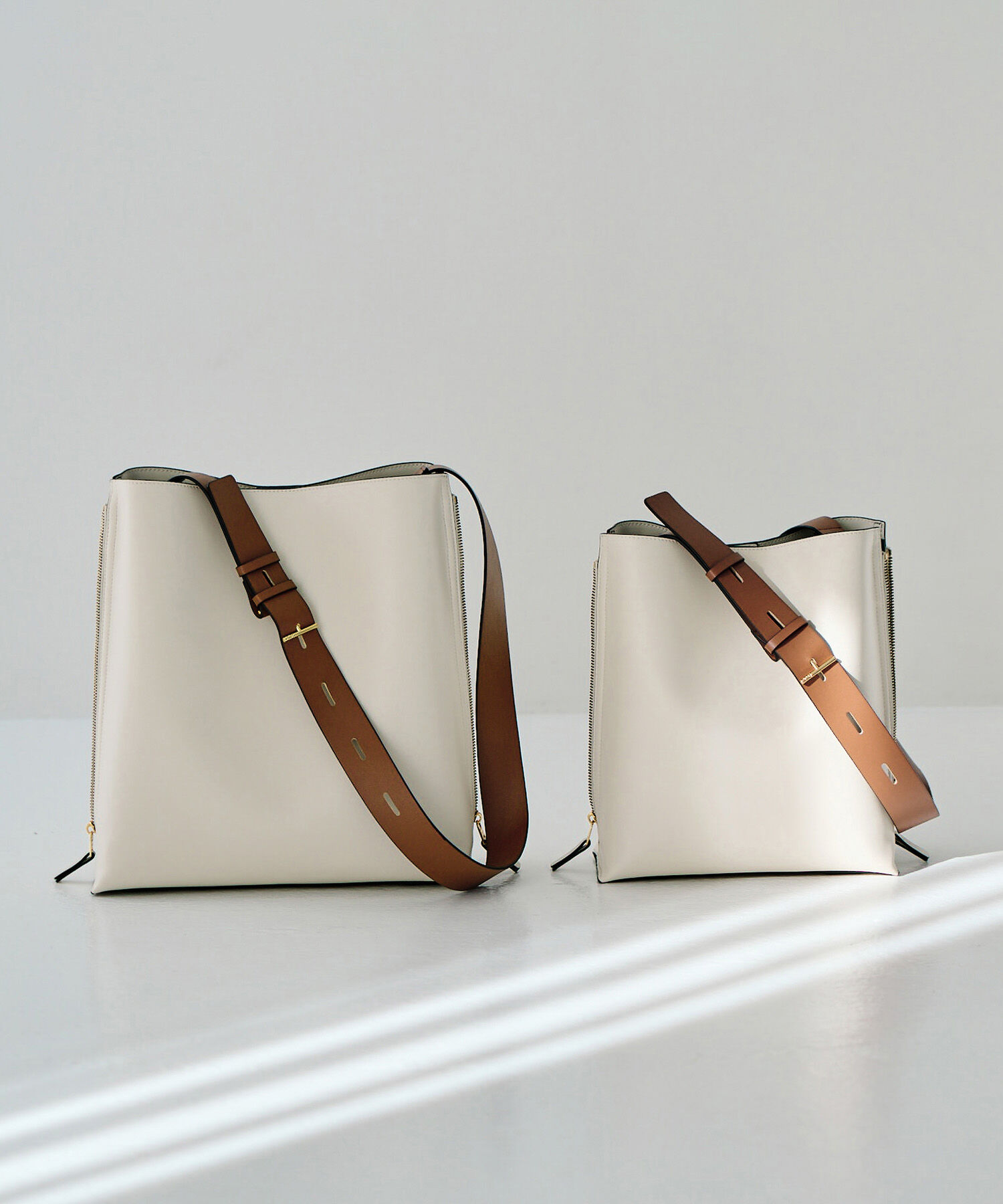 E'POR「【A4対応】【通勤】【E'POR】Y BAG Shoulder Large（サイドジップショルダーバッグ）【WEB限定/一部店舗限」|ショルダー・メッセンジャー|