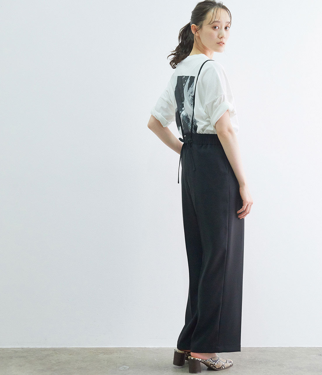 VIS「【WEB限定SSサイズ】バッククロスサスペンダーワイドパンツ」|スラックス|